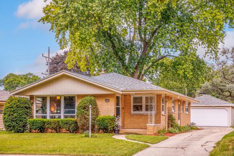 Photo of 8840 W Palmetto Ave, Milwaukee, WI 53225 (MLS # 1886861)