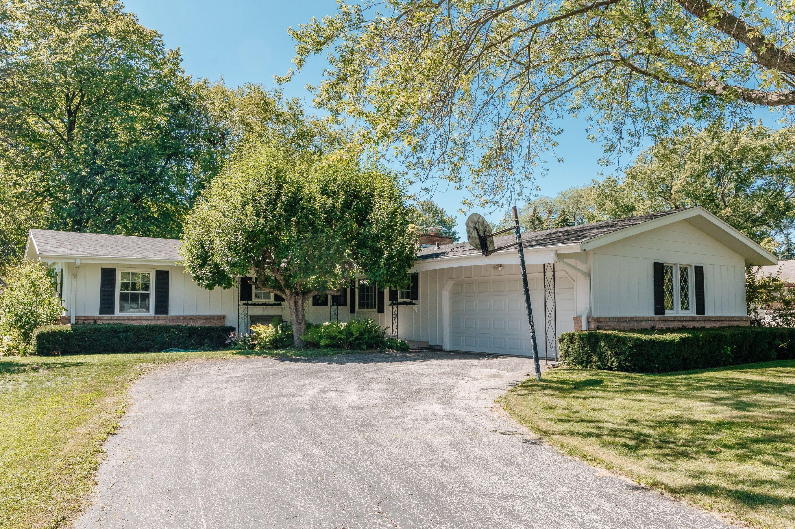 Photo 1 of 36 — 5375 S Allenwood Ln, Hales Corners, WI 53130