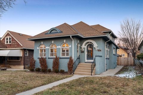 Photo of 4028 N 16th St, Milwaukee, WI 53209 (MLS # 1864861)