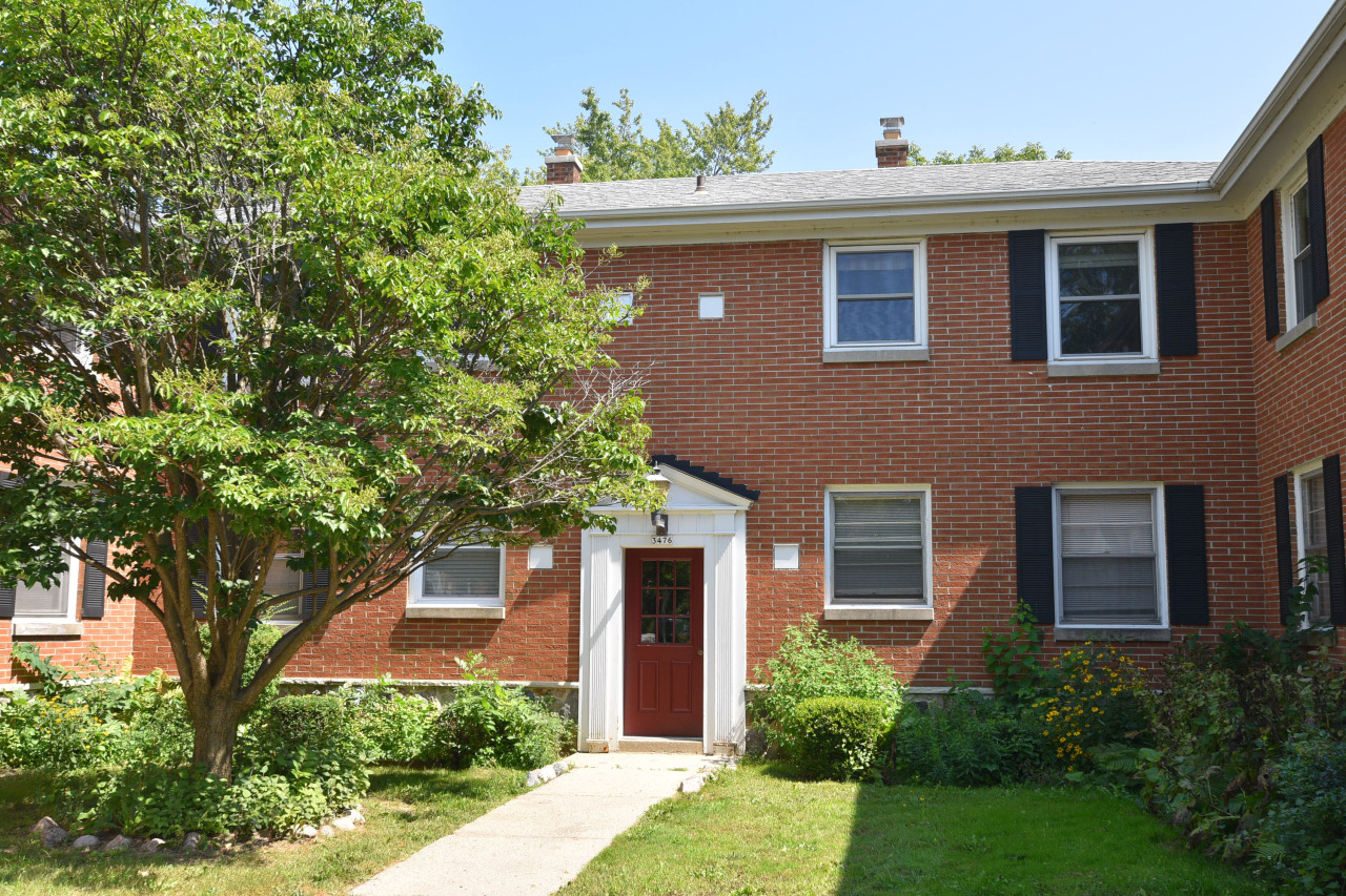 Photo 1 of 21 — 3476 N Dousman St, Milwaukee, WI 53212