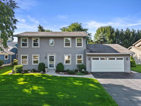 Photo of 425 Bonita Ln, Caledonia, WI 53402 (MLS # 1810595)