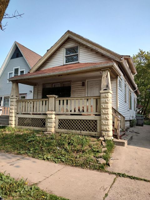 Photo of 208 E Townsend St, Milwaukee, WI 53212 (MLS # 1834622)