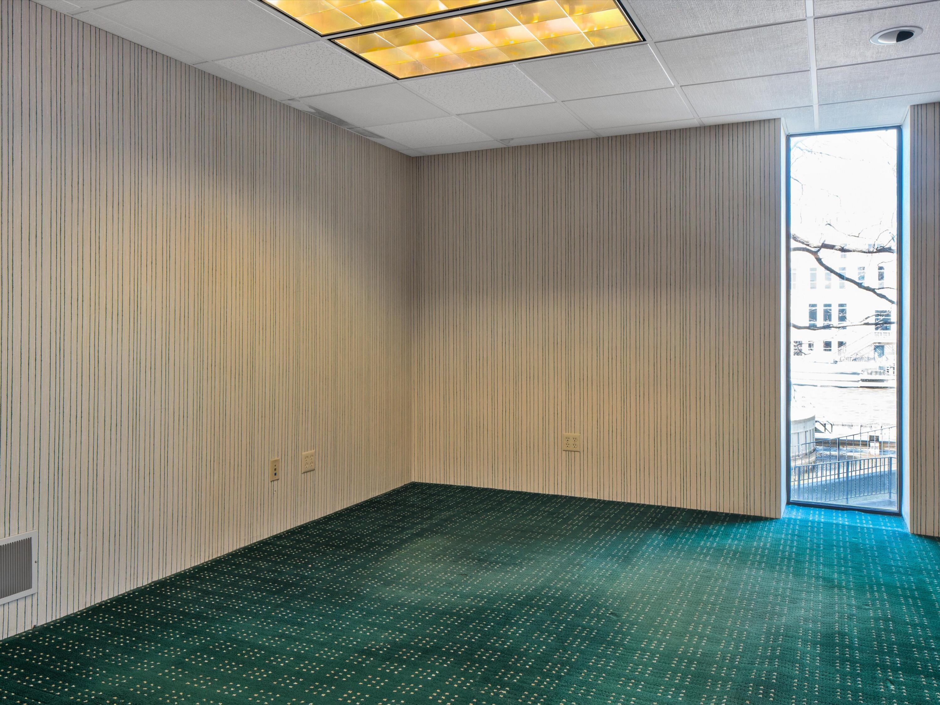 Manitowoc, Wisconsin 54220, United States, ,Residential,Active,52862