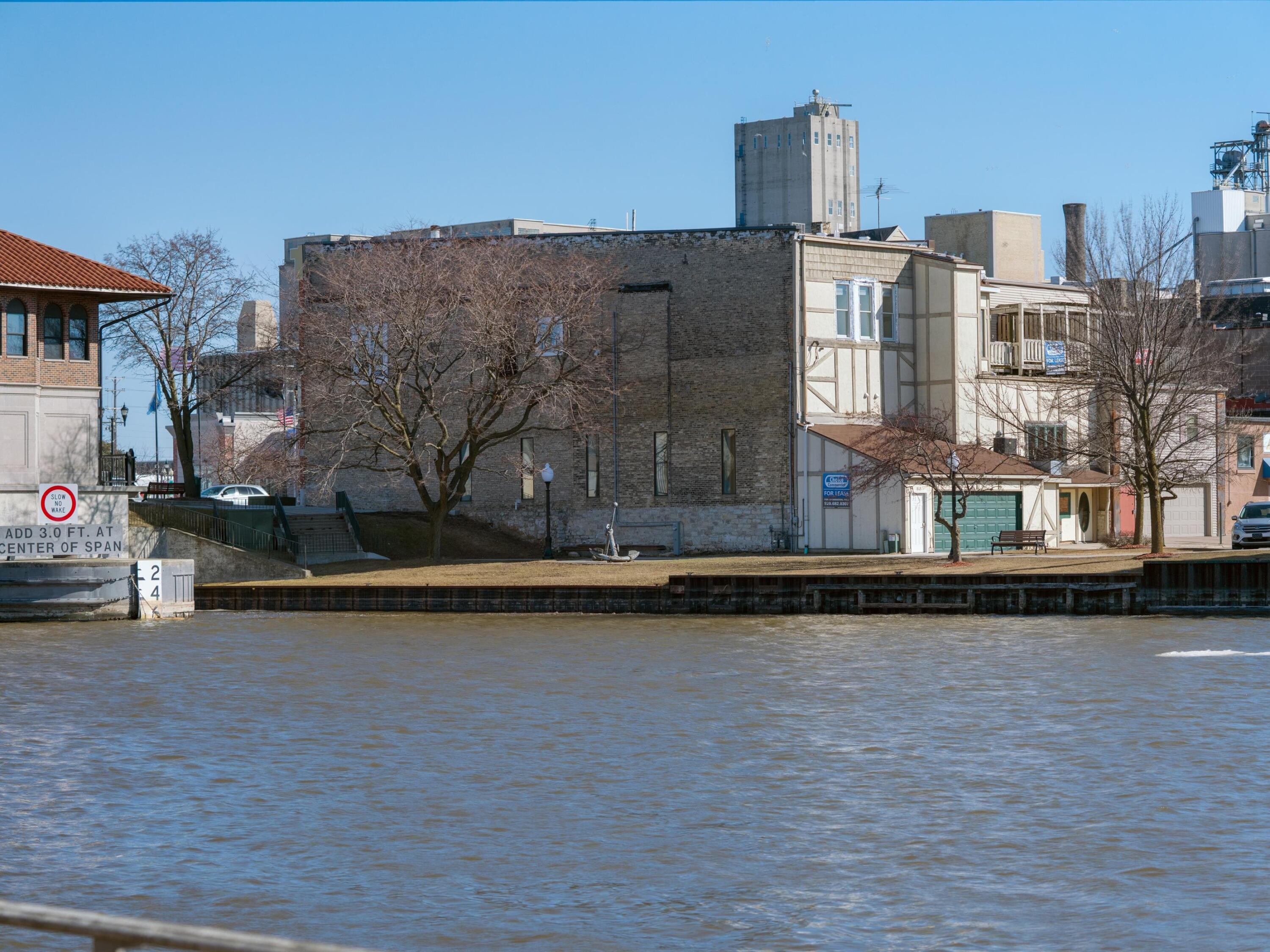 Manitowoc, Wisconsin 54220, United States, ,Residential,Active,52862