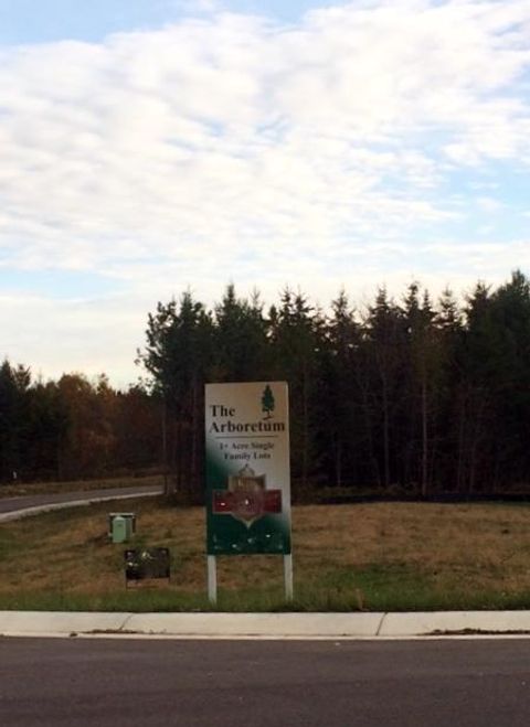 Photo of W289S5507 White Pine Ct, Genesee, WI 53189 (MLS # 1772179)