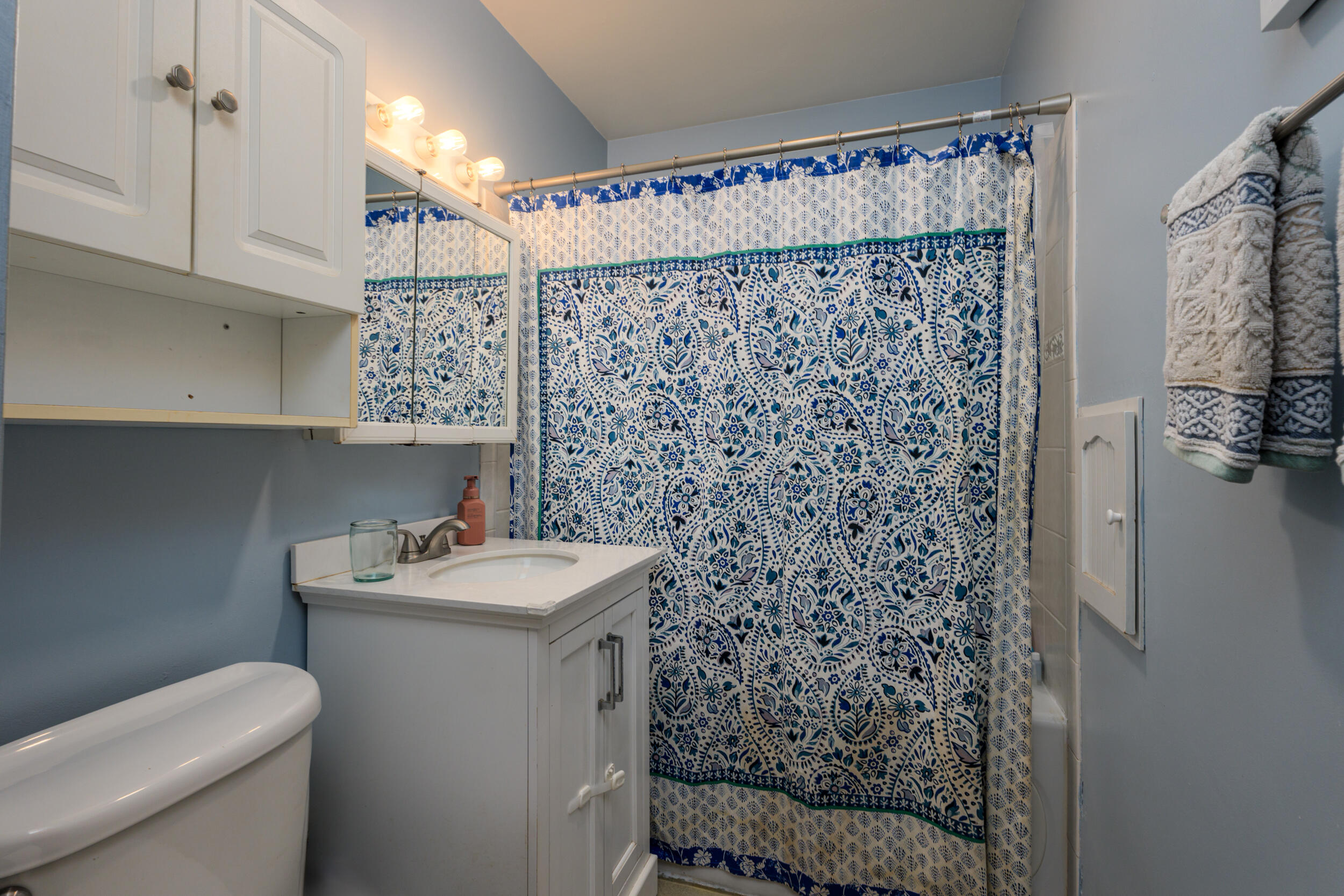 Racine, Wisconsin 53405, United States, 2 Bedrooms Bedrooms, ,1 BathroomBathrooms,Residential,Active,36964