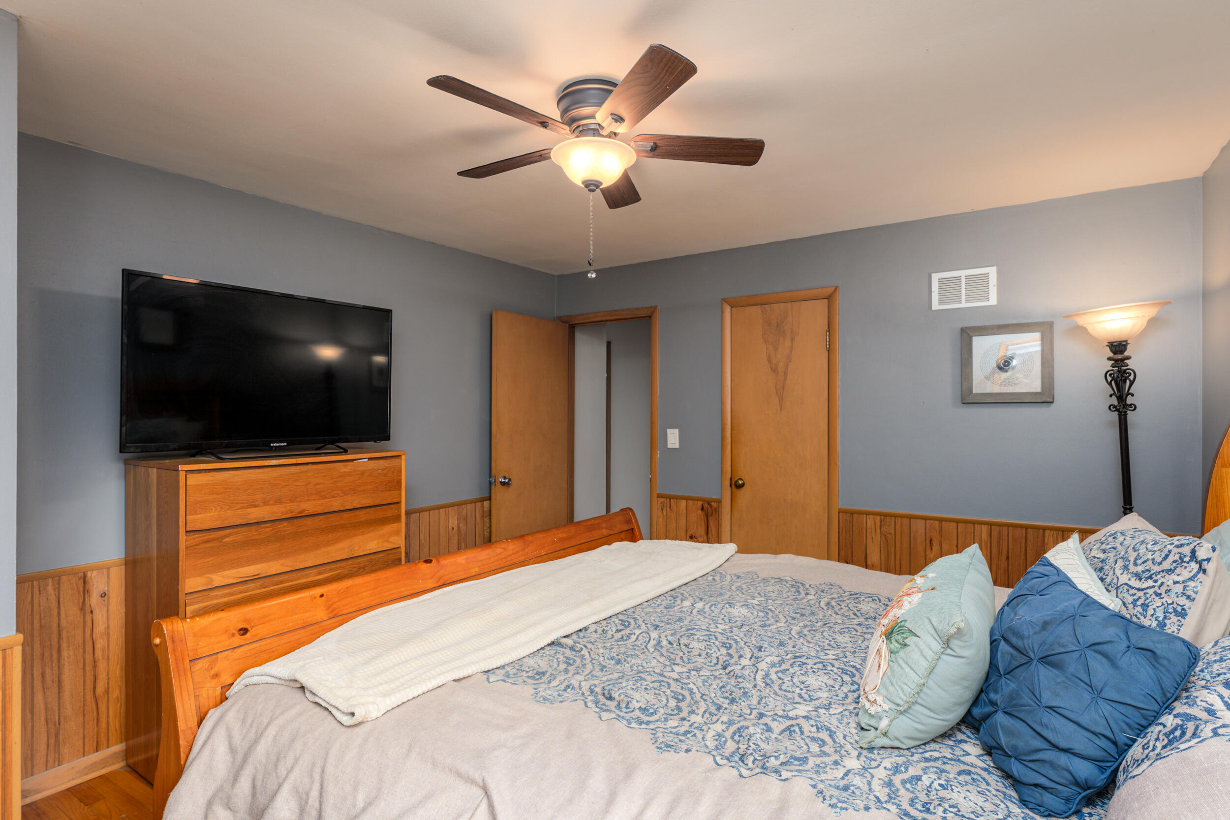 Racine, Wisconsin 53405, United States, 2 Bedrooms Bedrooms, ,1 BathroomBathrooms,Residential,Active,36964