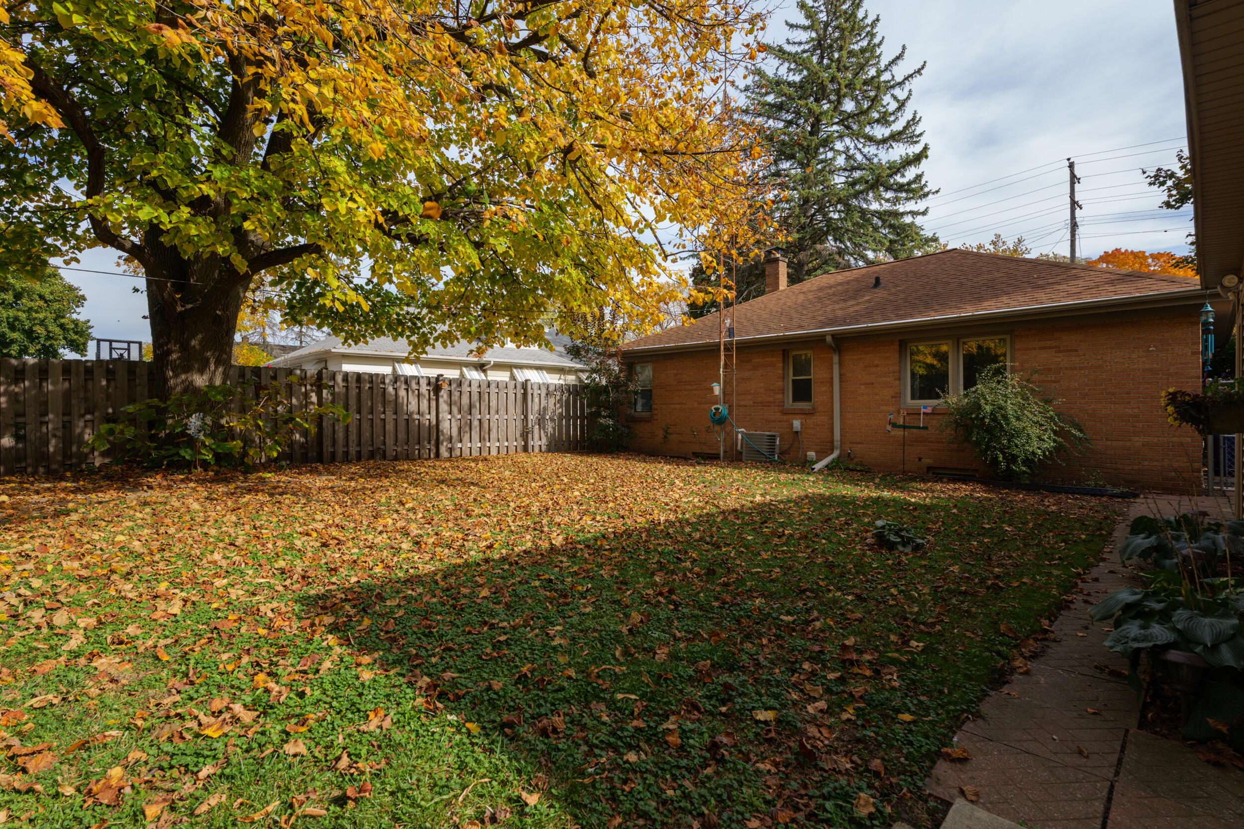 Racine, Wisconsin 53405, United States, 2 Bedrooms Bedrooms, ,1 BathroomBathrooms,Residential,Active,36964