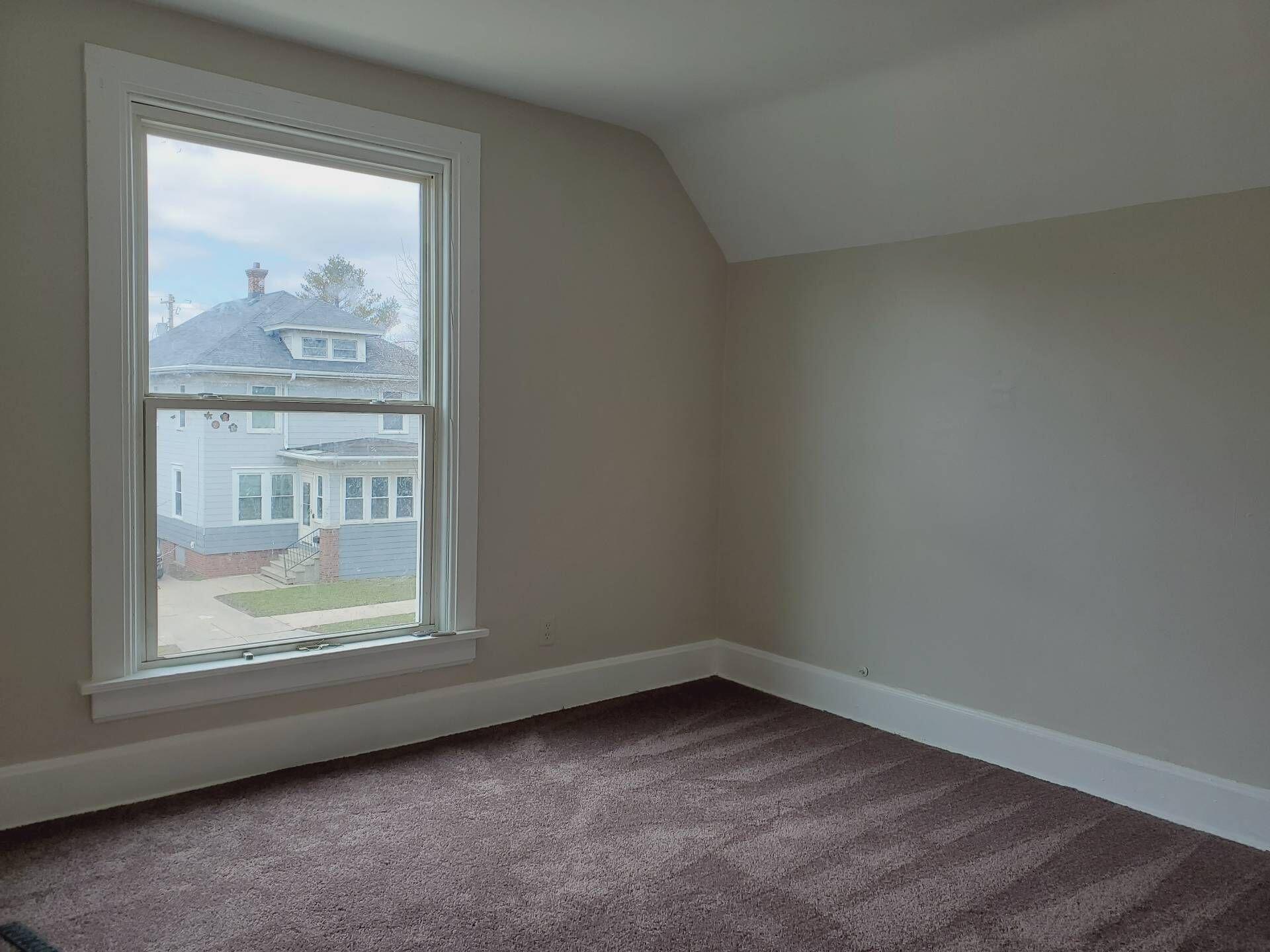 Racine, Wisconsin 53403, United States, 5 Bedrooms Bedrooms, ,1 BathroomBathrooms,Residential,Active,33229