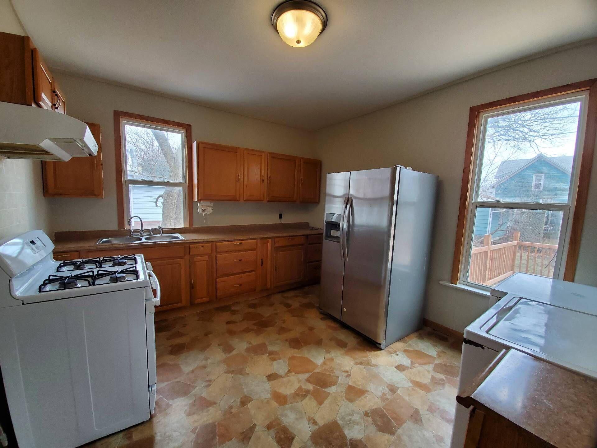 Racine, Wisconsin 53403, United States, 5 Bedrooms Bedrooms, ,1 BathroomBathrooms,Residential,Active,33229