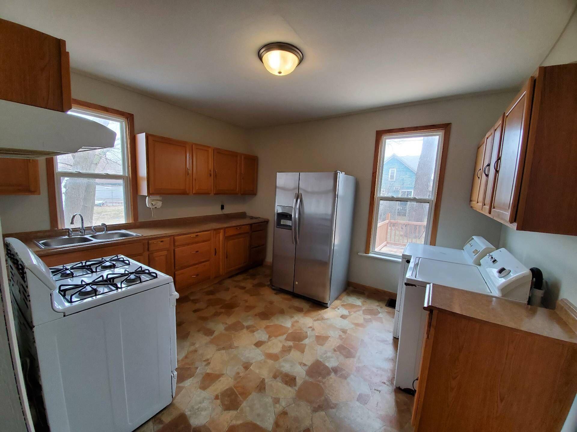 Racine, Wisconsin 53403, United States, 5 Bedrooms Bedrooms, ,1 BathroomBathrooms,Residential,Active,33229