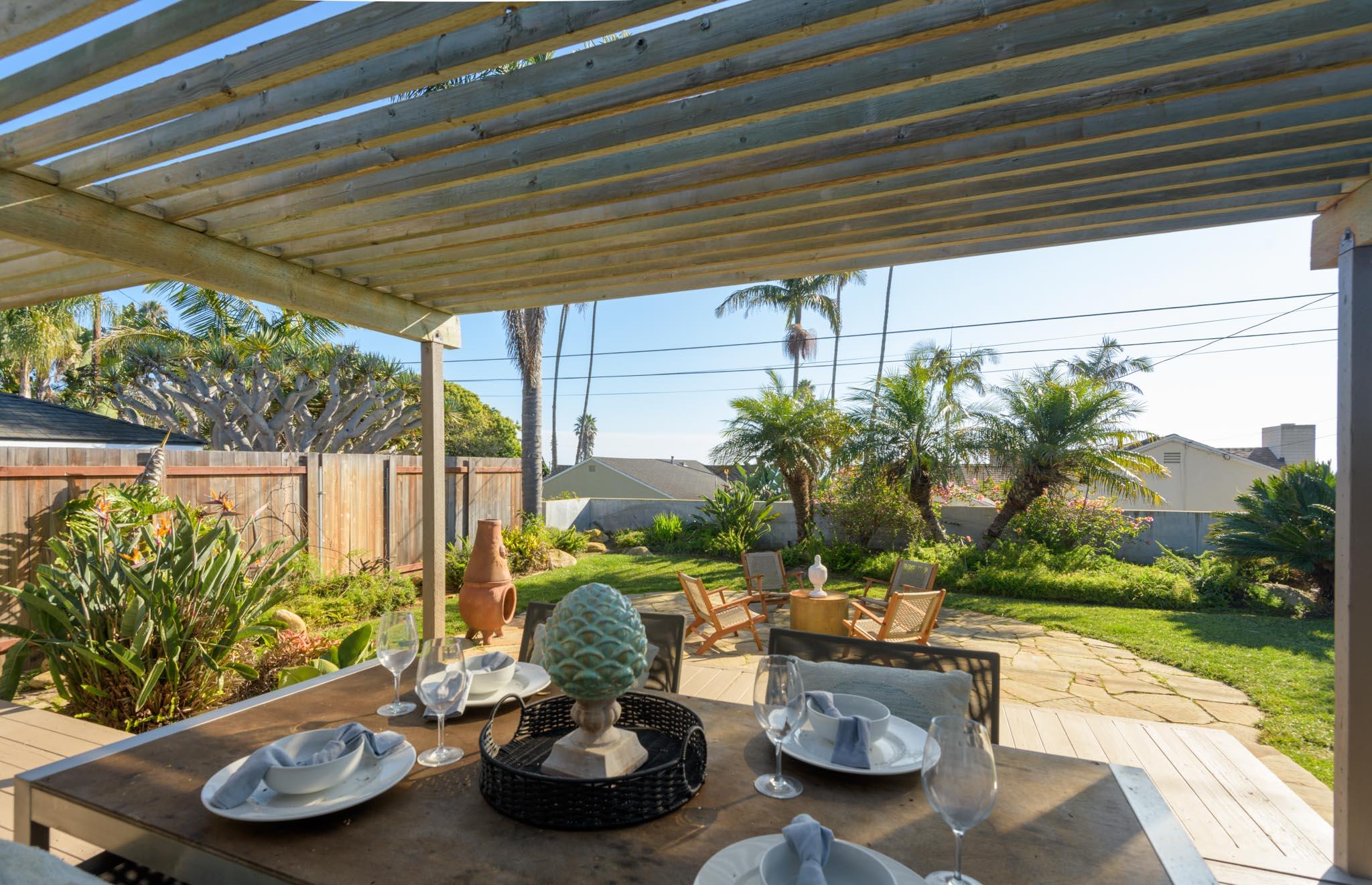 Santa Barbara, California 93109, United States, 2 Bedrooms Bedrooms, ,2 BathroomsBathrooms,Residential,Pending,21858