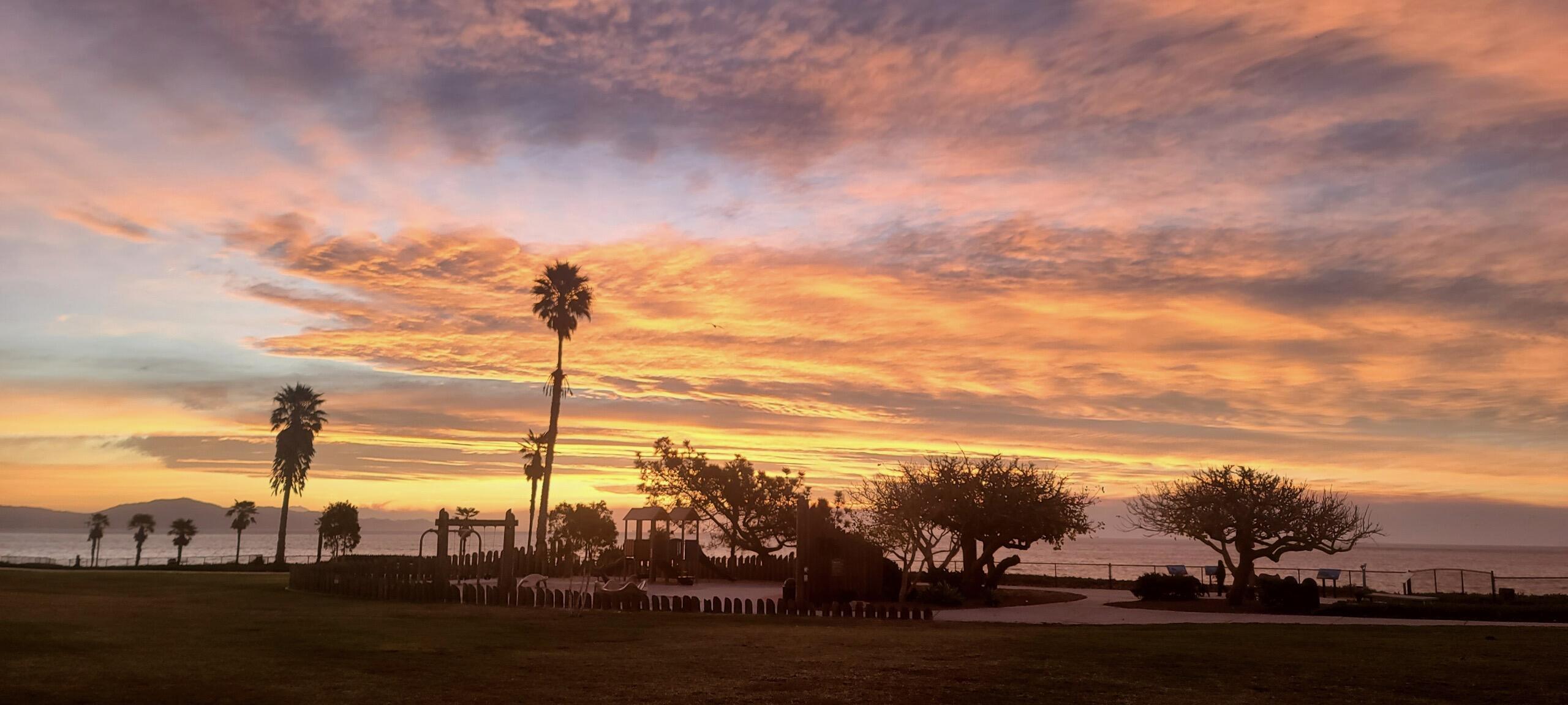 Santa Barbara, California 93109, United States, 2 Bedrooms Bedrooms, ,2 BathroomsBathrooms,Residential,Pending,21858