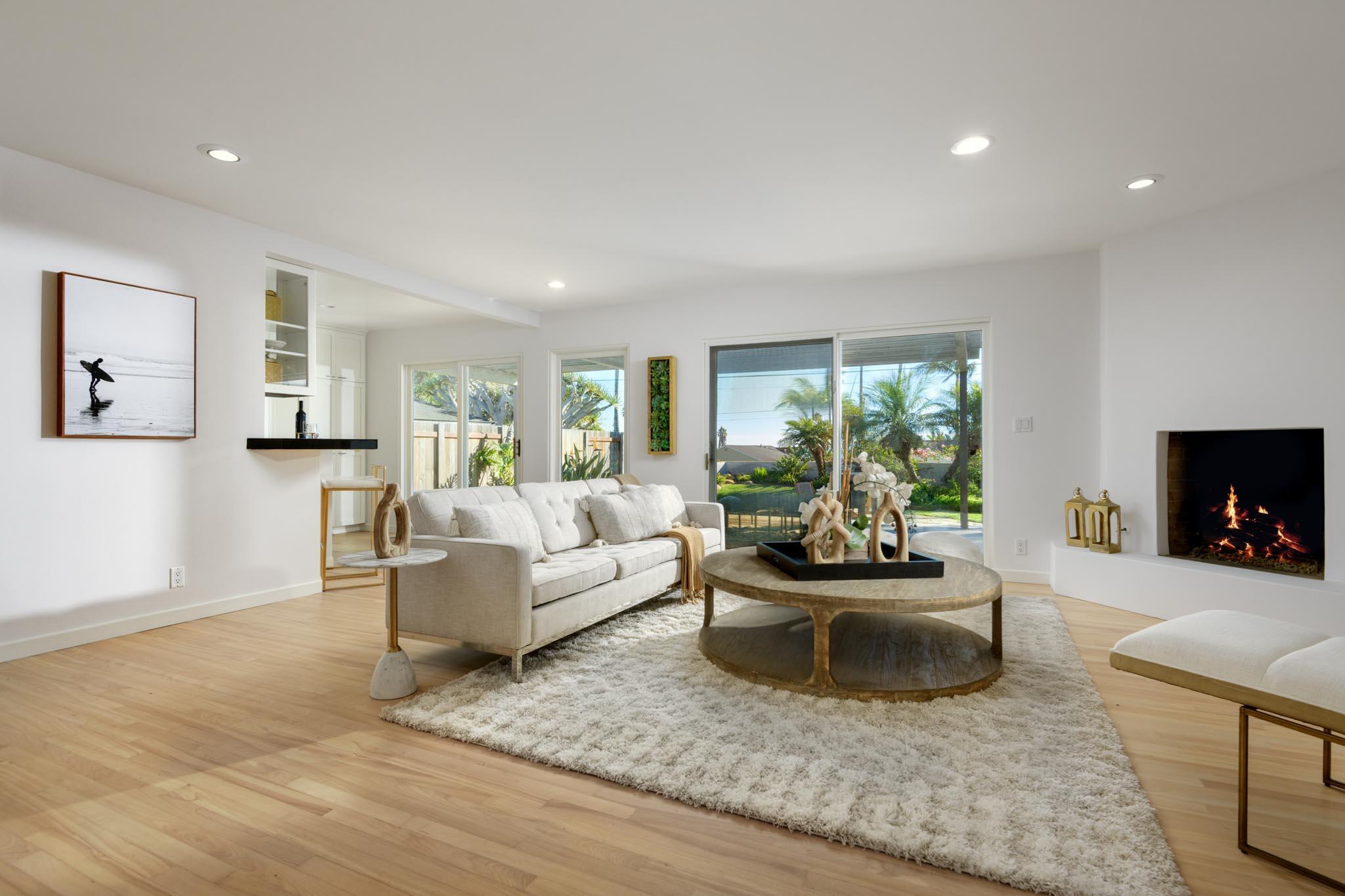 Santa Barbara, California 93109, United States, 2 Bedrooms Bedrooms, ,2 BathroomsBathrooms,Residential,Pending,21858