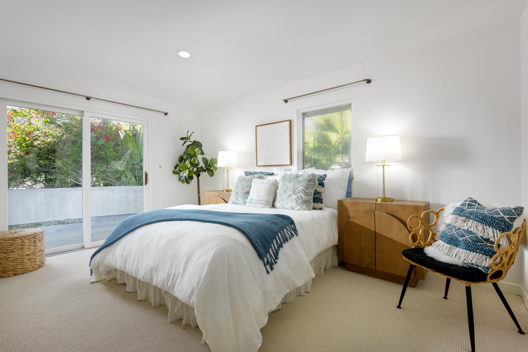 Santa Barbara, California 93109, United States, 2 Bedrooms Bedrooms, ,2 BathroomsBathrooms,Residential,Pending,21858