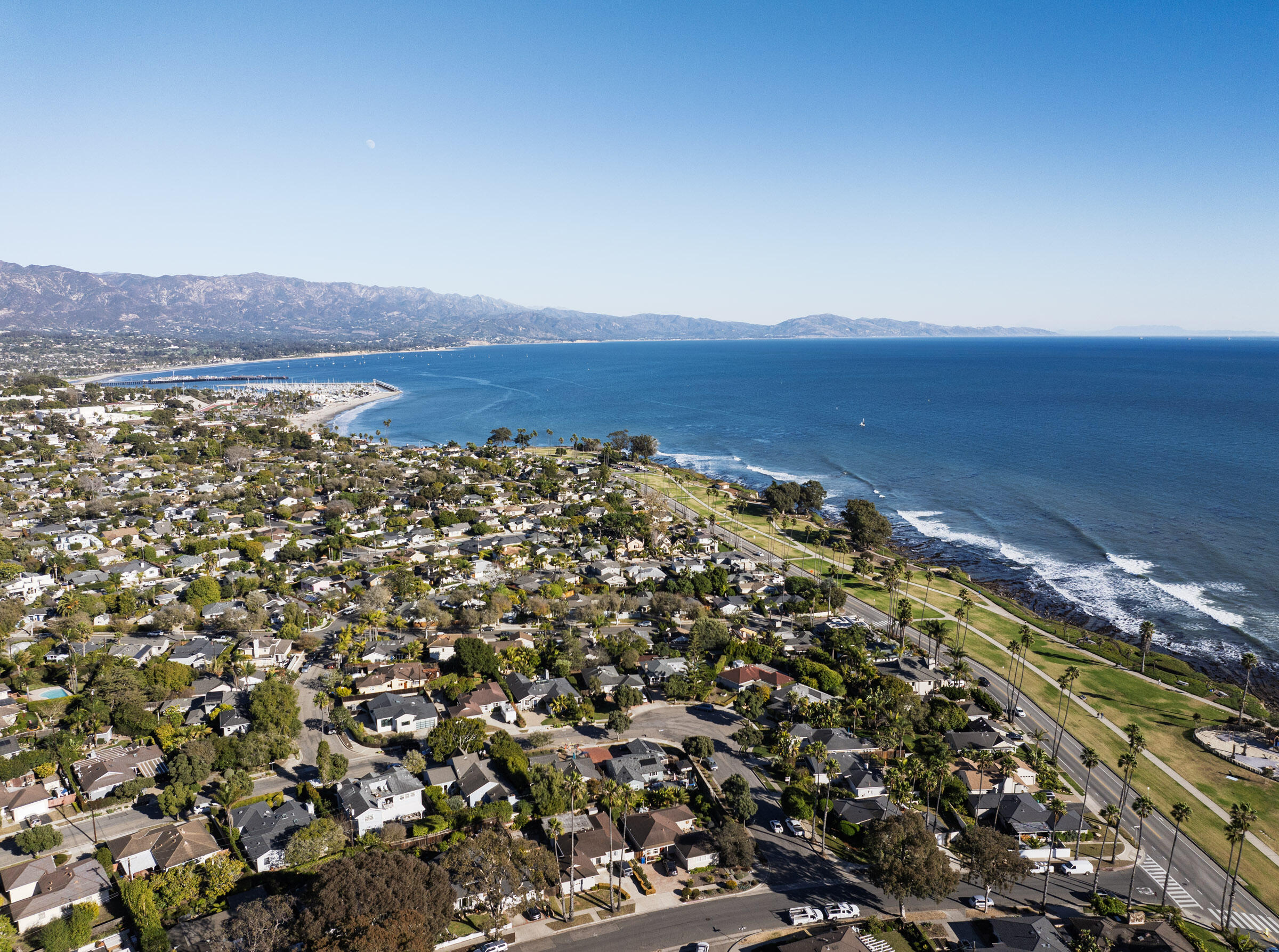 Santa Barbara, California 93109, United States, 2 Bedrooms Bedrooms, ,2 BathroomsBathrooms,Residential,Pending,21858