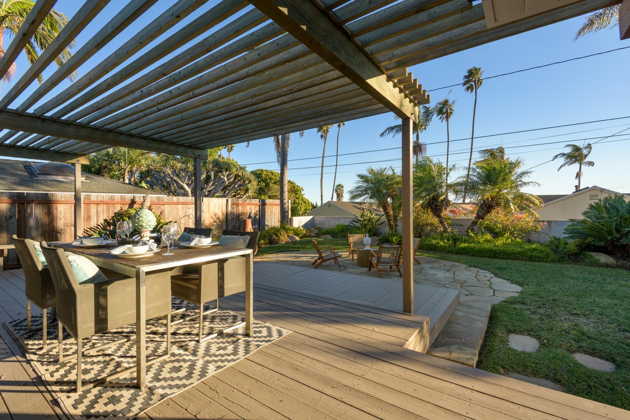 Santa Barbara, California 93109, United States, 2 Bedrooms Bedrooms, ,2 BathroomsBathrooms,Residential,Pending,21858