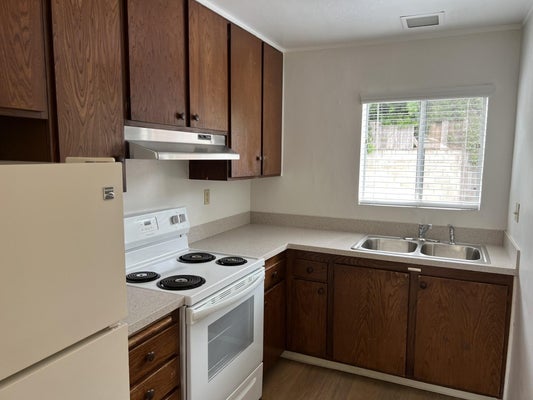 966 CONCHA LOMA DR APT 4, CARPINTERIA, CA 93013 - Image 005a3ef408f88cef3ddb552bc5503cd8/3570462545
