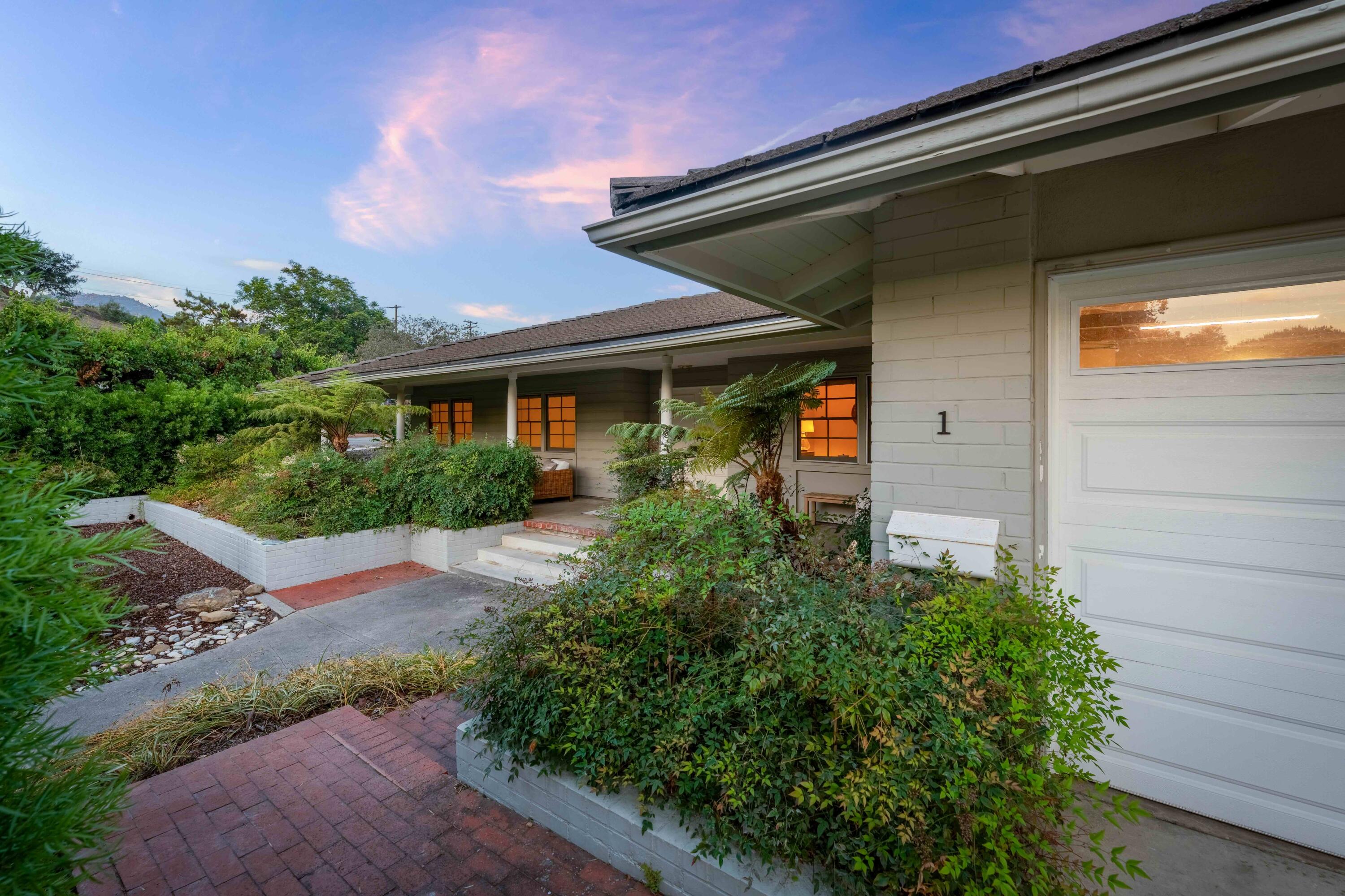 1 Willowglen Place