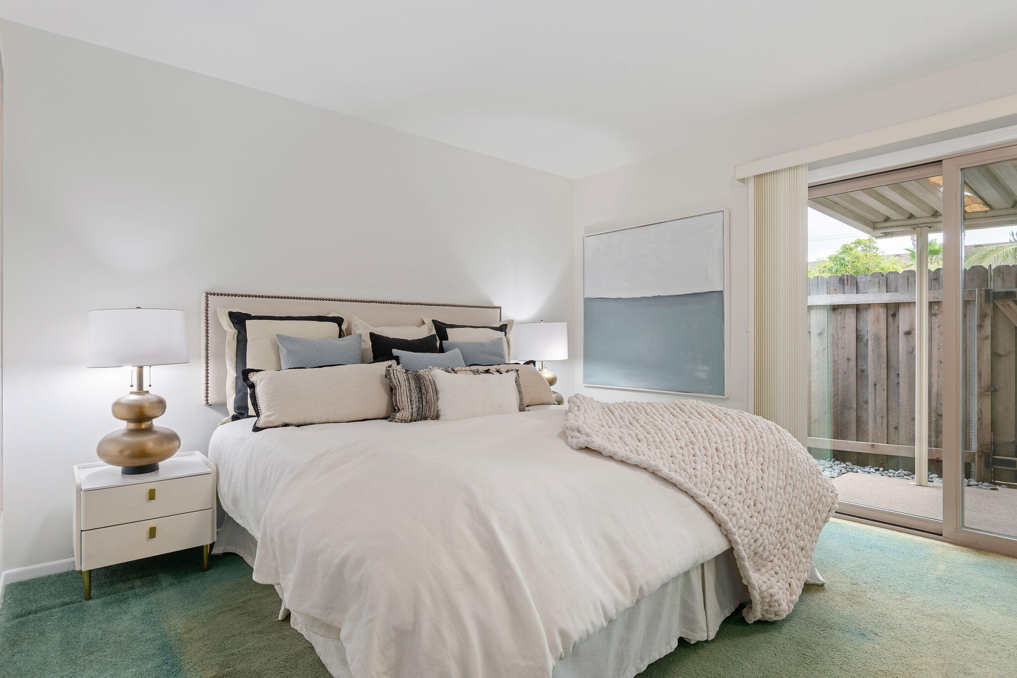 Santa Barbara, California 93111, United States, 2 Bedrooms Bedrooms, ,2 BathroomsBathrooms,Residential,Active,224218