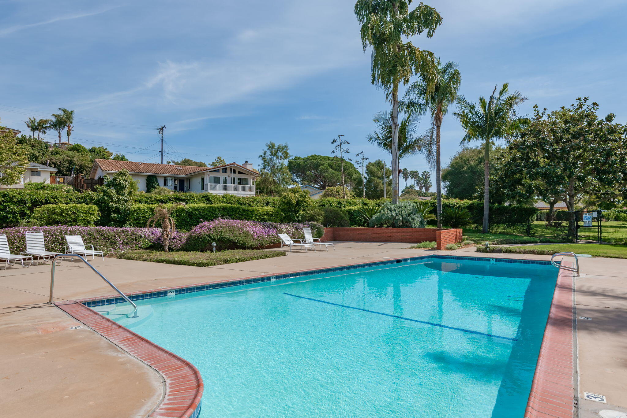 Santa Barbara, California 93111, United States, 2 Bedrooms Bedrooms, ,2 BathroomsBathrooms,Residential,Active,224218