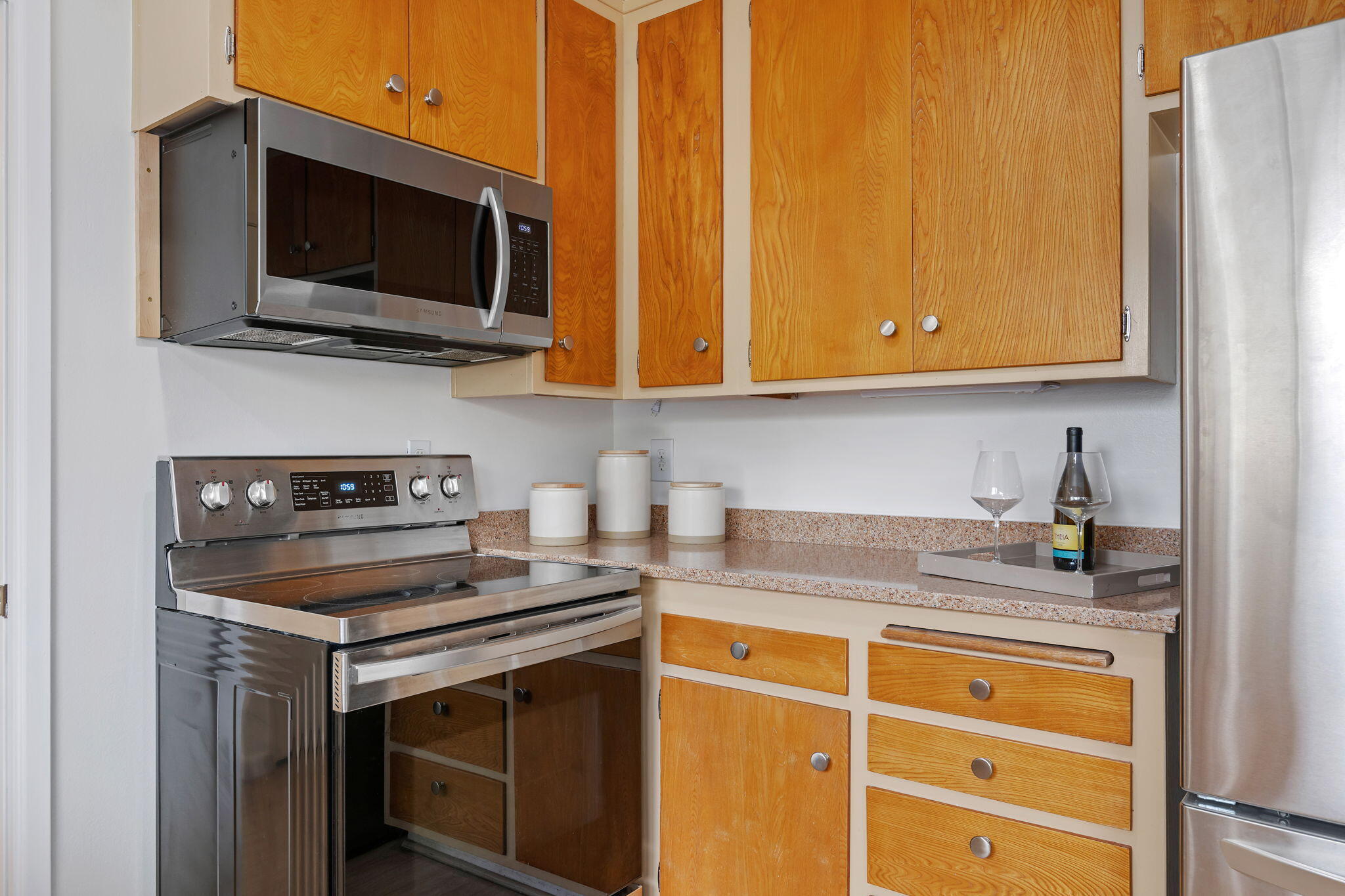 Santa Barbara, California 93111, United States, 2 Bedrooms Bedrooms, ,2 BathroomsBathrooms,Residential,Active,224218