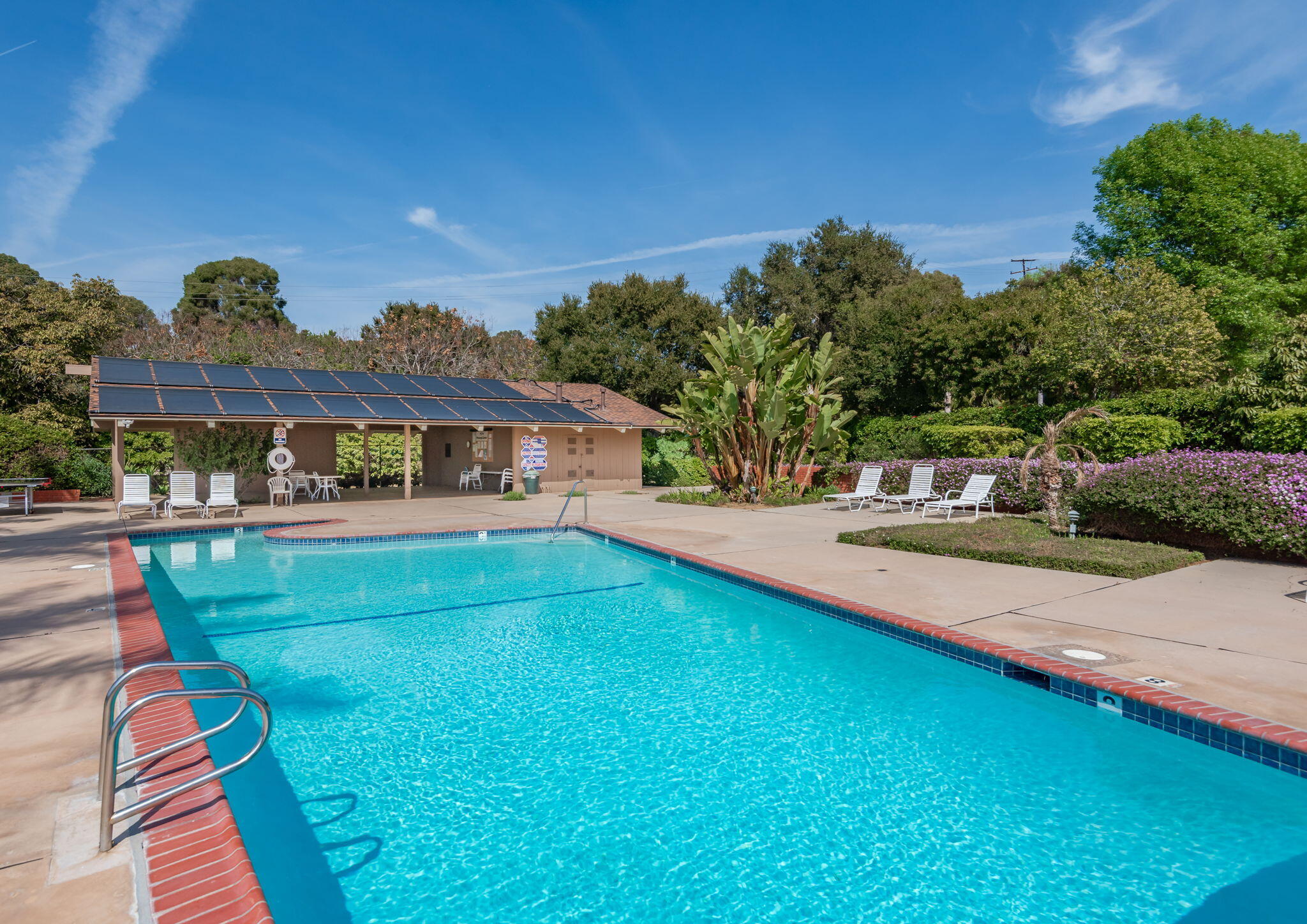 Santa Barbara, California 93111, United States, 2 Bedrooms Bedrooms, ,2 BathroomsBathrooms,Residential,Active,224218