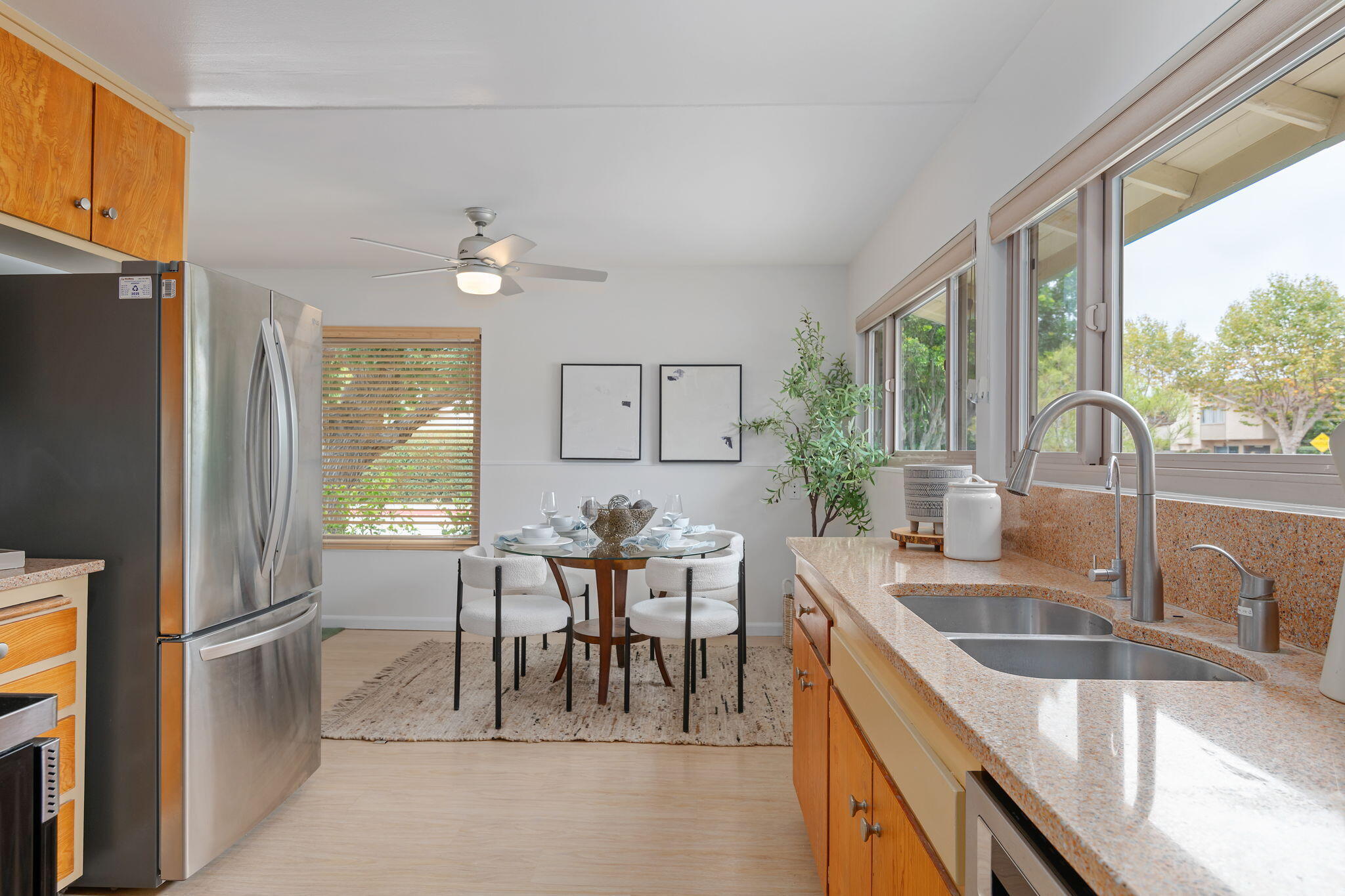 Santa Barbara, California 93111, United States, 2 Bedrooms Bedrooms, ,2 BathroomsBathrooms,Residential,Active,224218