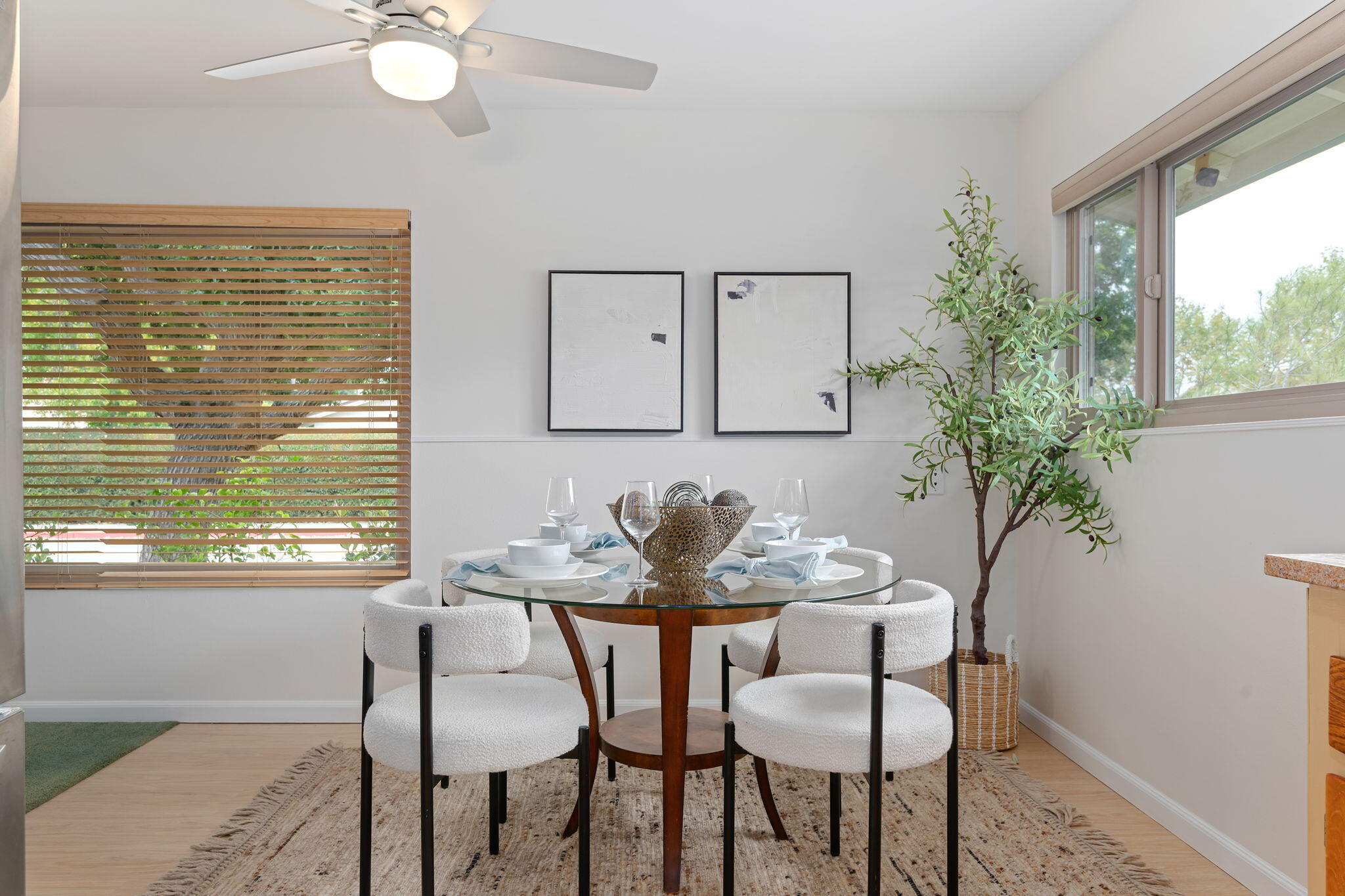 Santa Barbara, California 93111, United States, 2 Bedrooms Bedrooms, ,2 BathroomsBathrooms,Residential,Active,224218