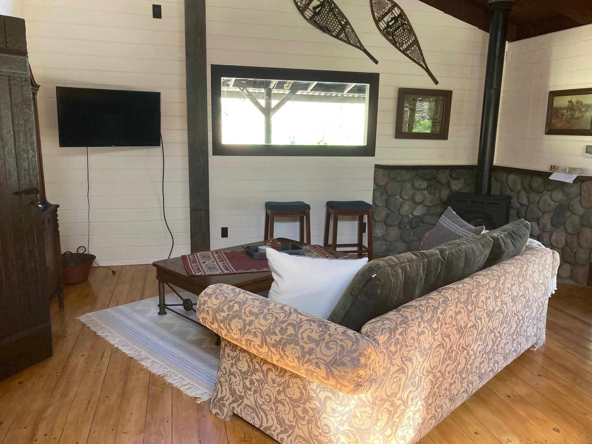 Carpinteria, California 93001, United States, 1 Bedroom Bedrooms, ,1 BathroomBathrooms,Residential,Active,38023