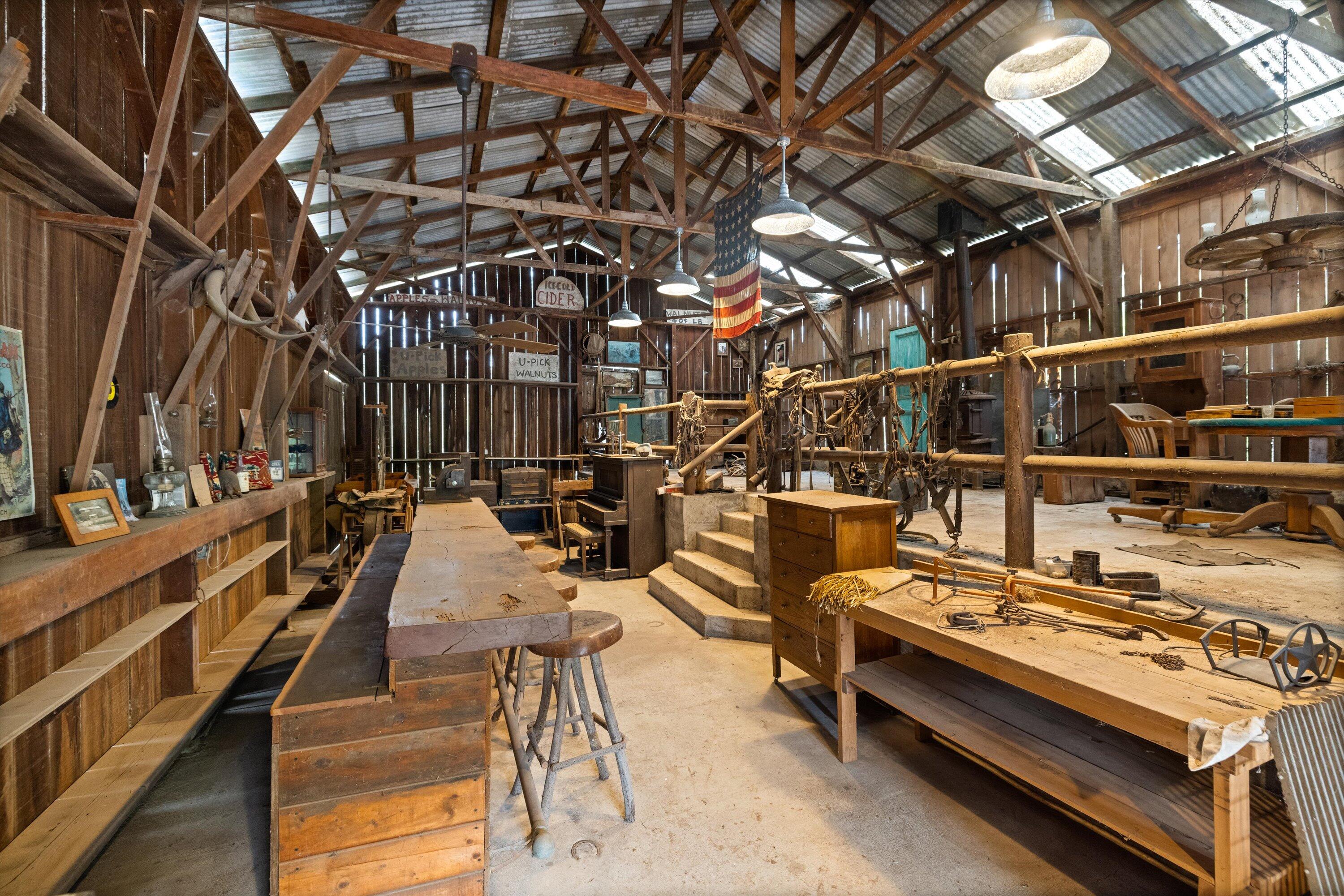 Carpinteria, California 93001, United States, 1 Bedroom Bedrooms, ,1 BathroomBathrooms,Residential,Active,38023