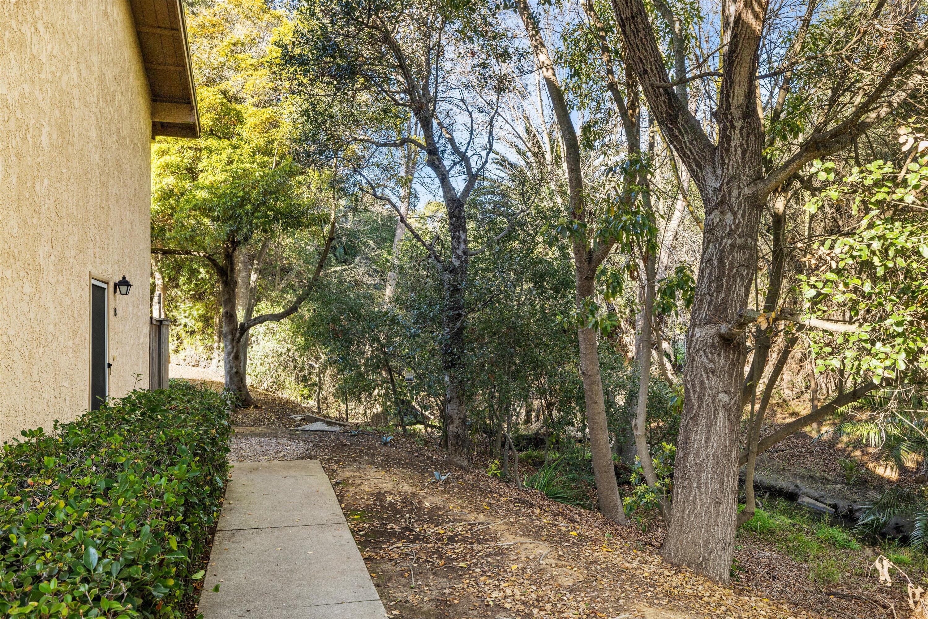 Santa Barbara, California 93117, United States, 2 Bedrooms Bedrooms, ,2 BathroomsBathrooms,Residential,Pending,2712