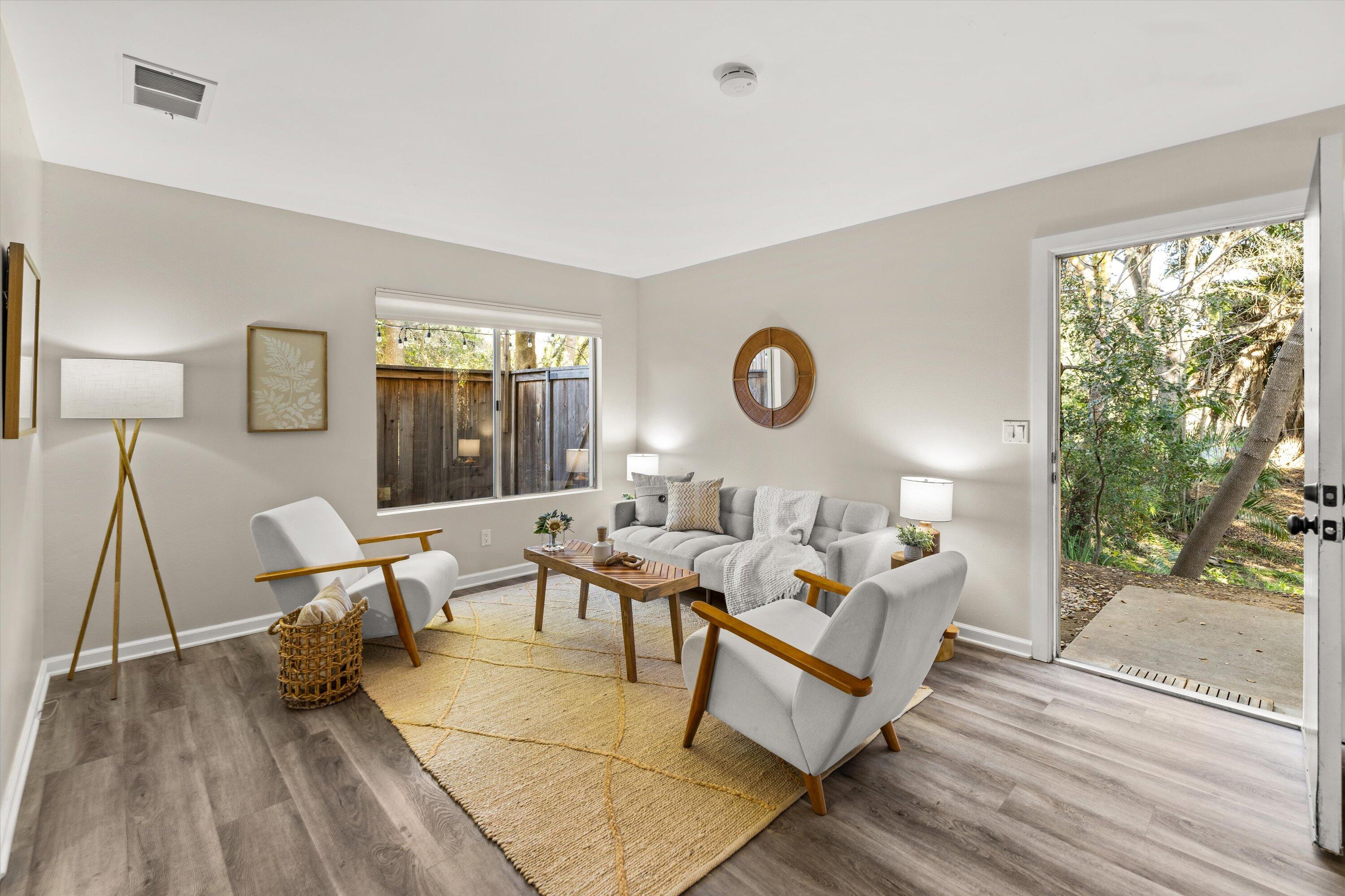 Santa Barbara, California 93117, United States, 2 Bedrooms Bedrooms, ,2 BathroomsBathrooms,Residential,Pending,2712