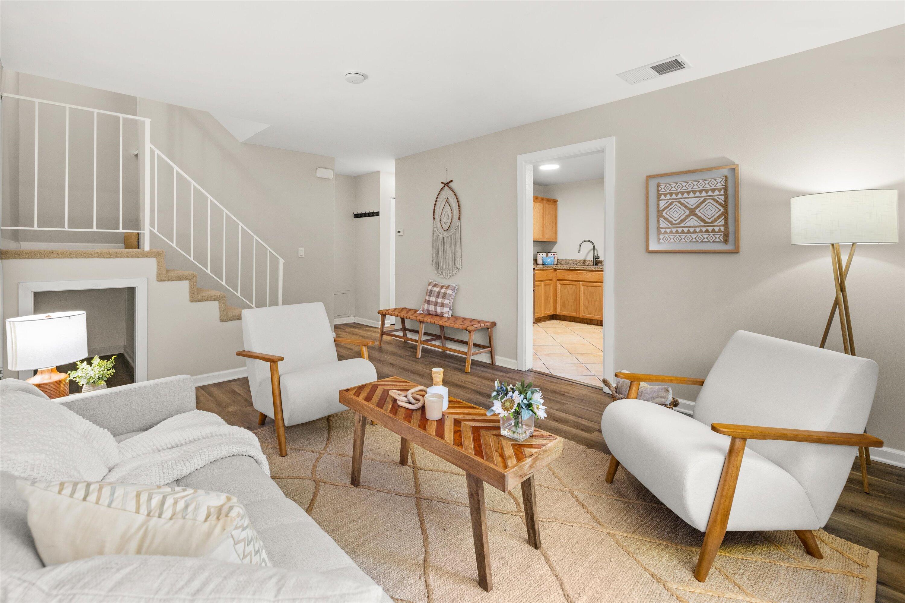 Santa Barbara, California 93117, United States, 2 Bedrooms Bedrooms, ,2 BathroomsBathrooms,Residential,Pending,2712