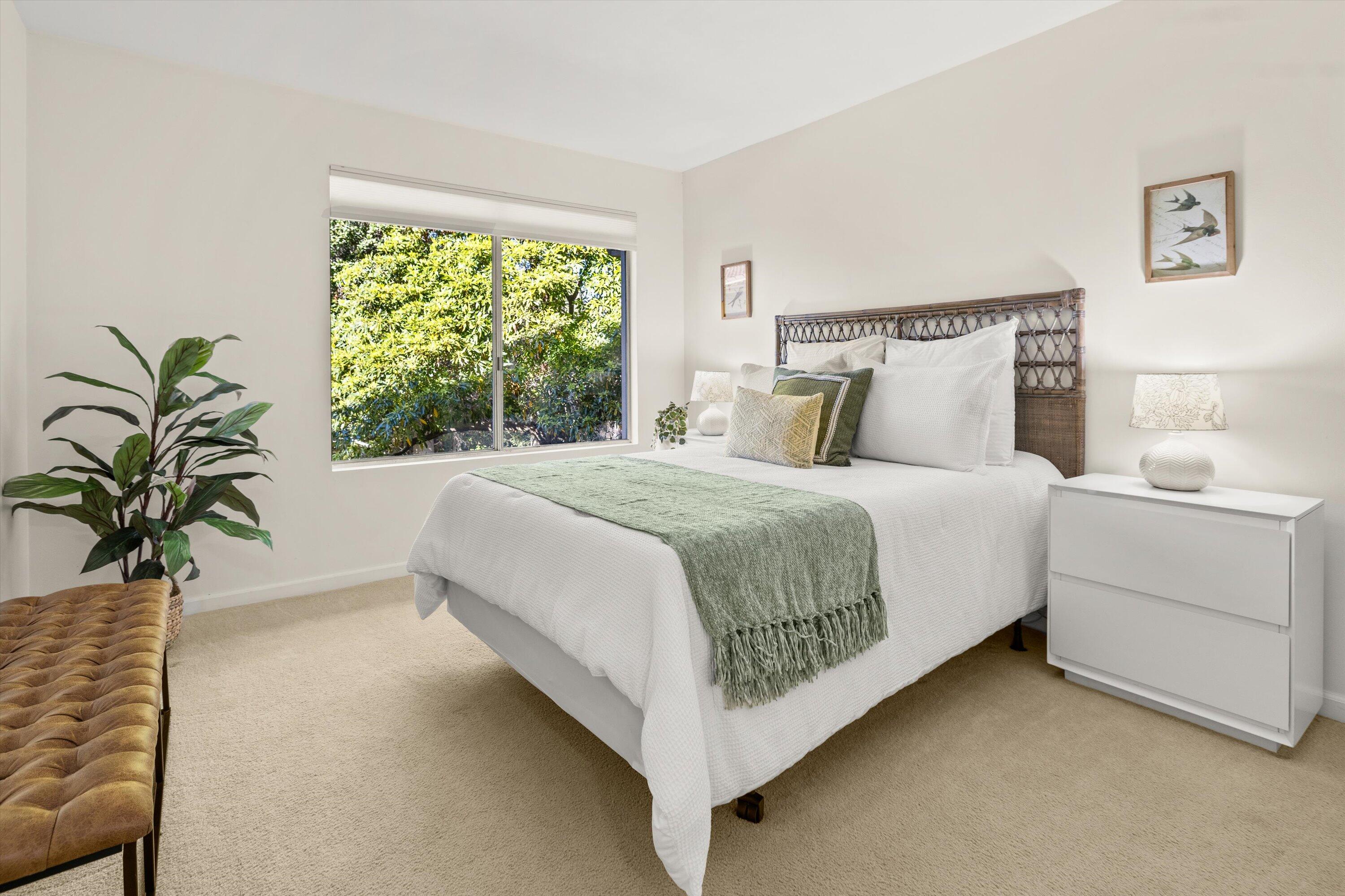 Santa Barbara, California 93117, United States, 2 Bedrooms Bedrooms, ,2 BathroomsBathrooms,Residential,Pending,2712