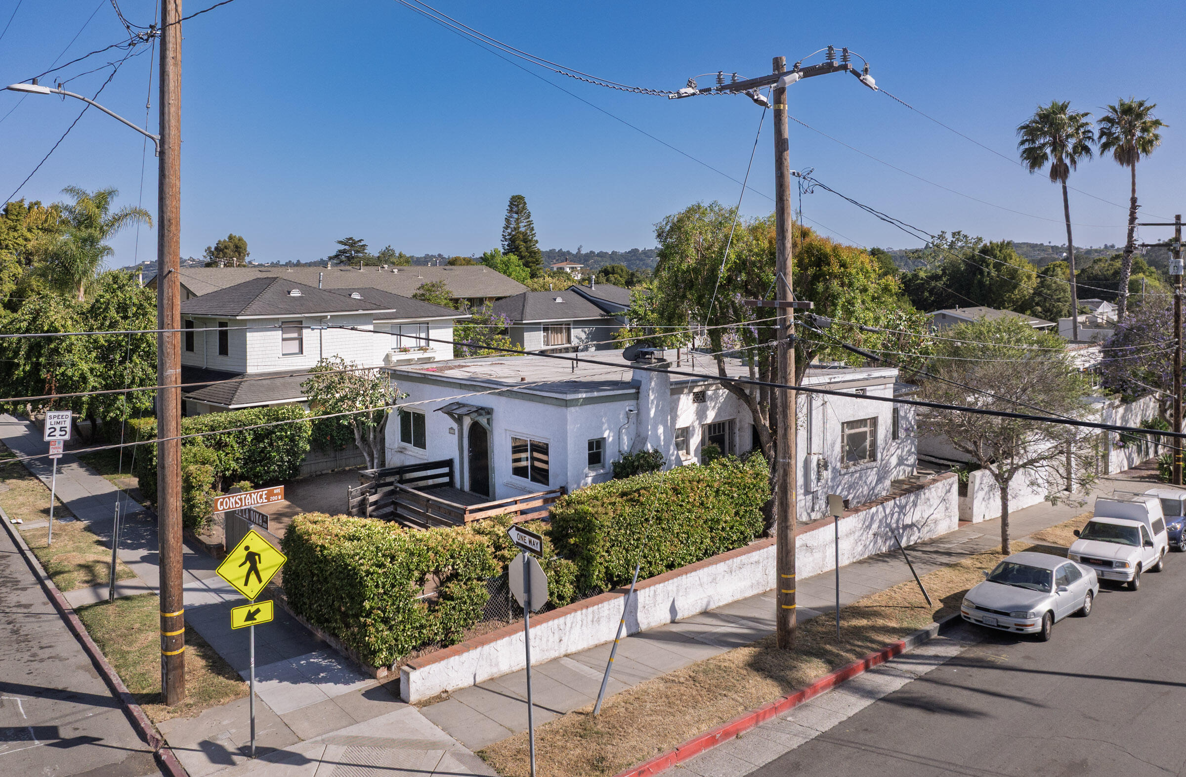 2535 De La Vina Street