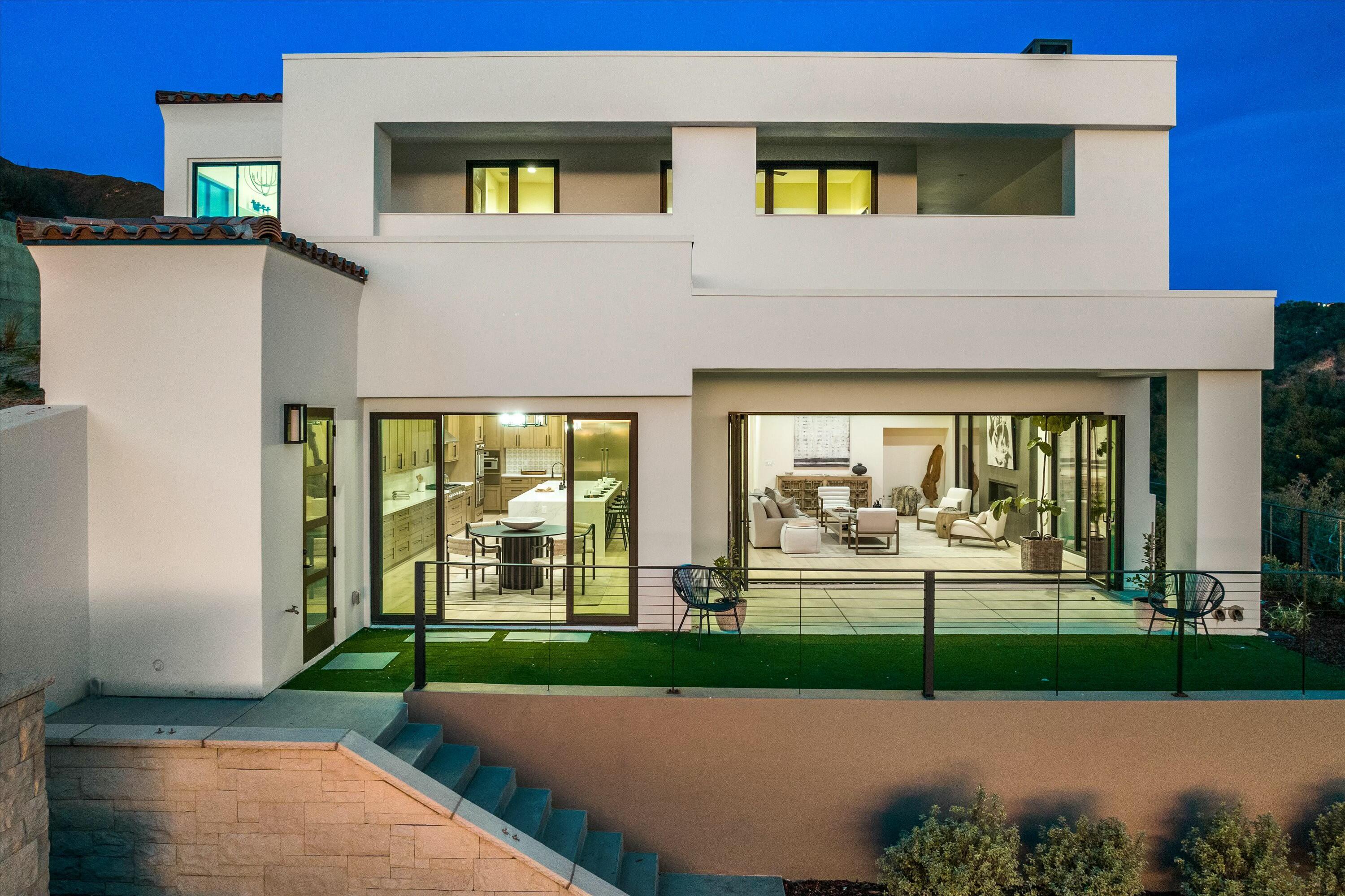 Santa Barbara, California 93105, United States, 4 Bedrooms Bedrooms, ,4 BathroomsBathrooms,Residential,Active,20624