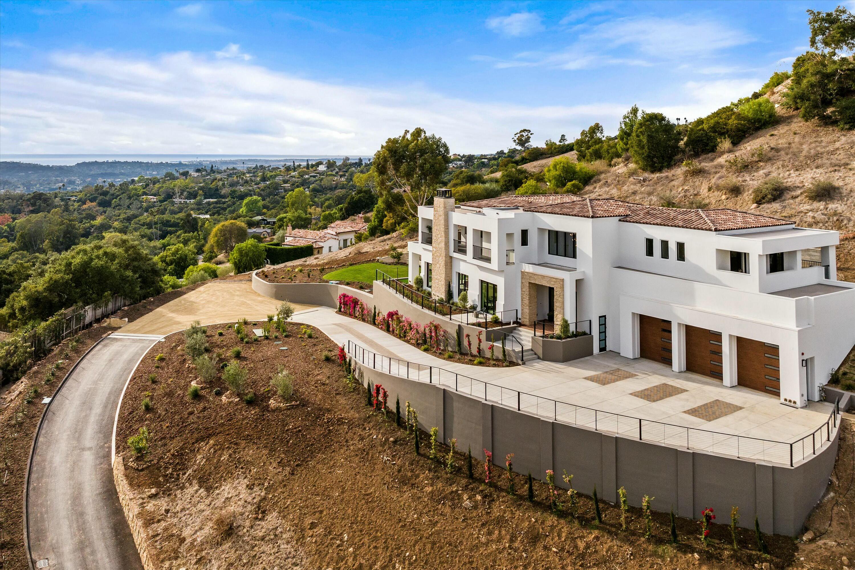 Santa Barbara, California 93105, United States, 4 Bedrooms Bedrooms, ,4 BathroomsBathrooms,Residential,Active,20624