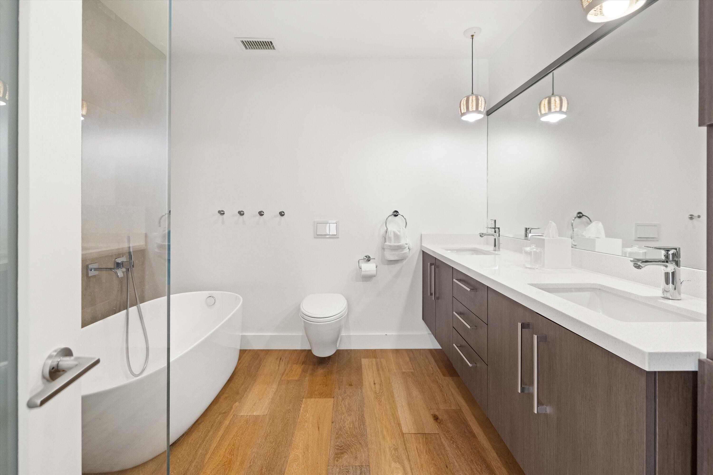 Santa Barbara, California 93103, United States, 3 Bedrooms Bedrooms, ,6 BathroomsBathrooms,Residential,Active,165894