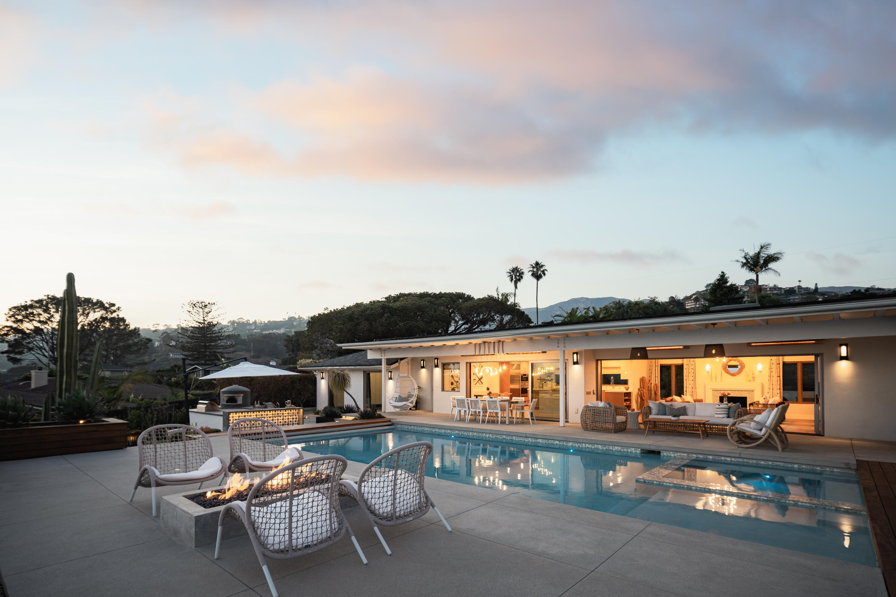 Santa Barbara, California 93103, United States, 3 Bedrooms Bedrooms, ,6 BathroomsBathrooms,Residential,Active,165894