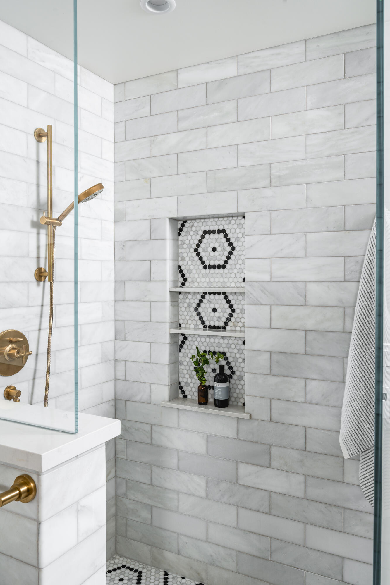 Santa Barbara, California 93103, United States, 3 Bedrooms Bedrooms, ,6 BathroomsBathrooms,Residential,Active,165894