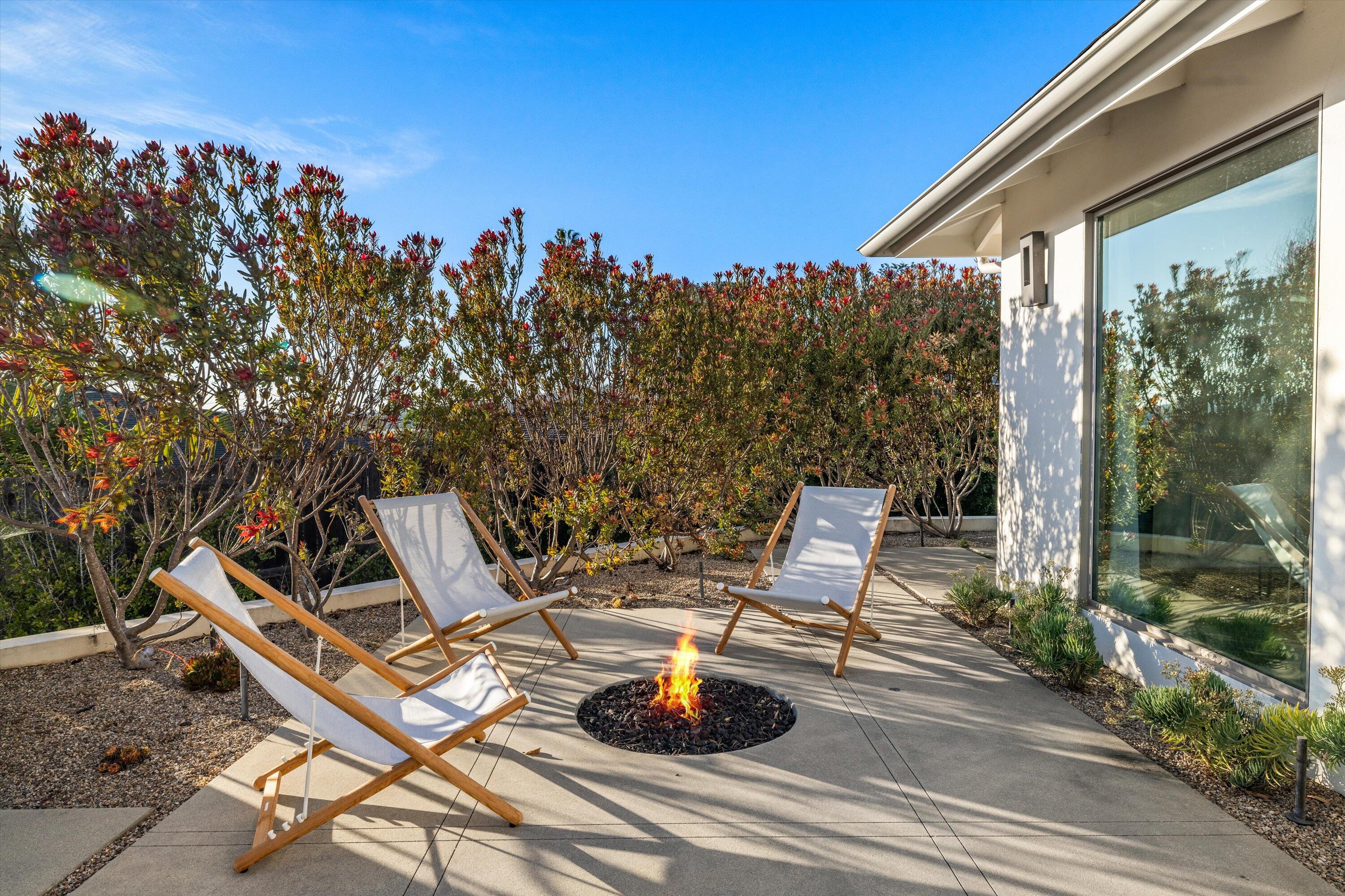 Santa Barbara, California 93103, United States, 3 Bedrooms Bedrooms, ,6 BathroomsBathrooms,Residential,Active,165894