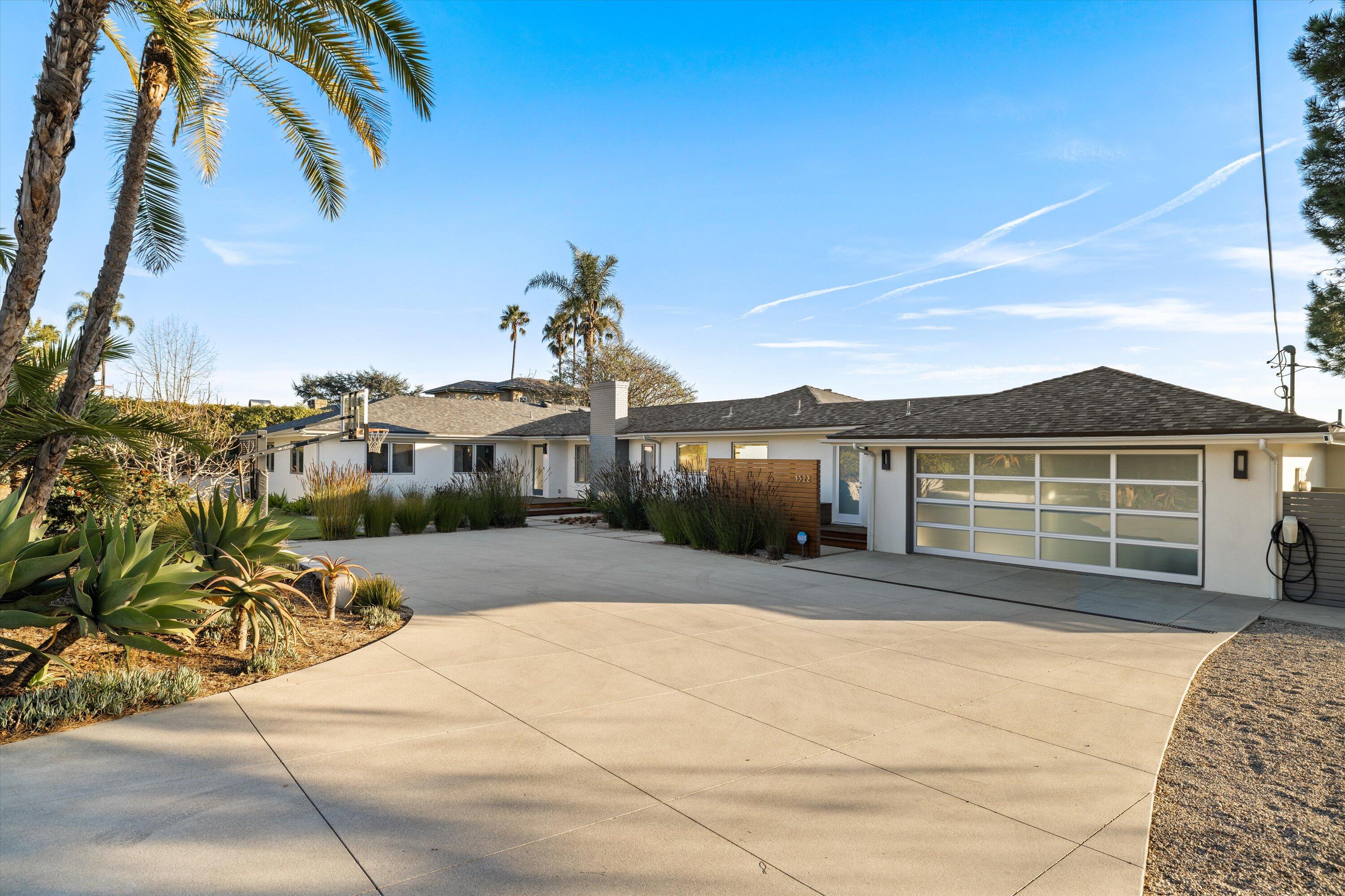 Santa Barbara, California 93103, United States, 3 Bedrooms Bedrooms, ,6 BathroomsBathrooms,Residential,Active,165894