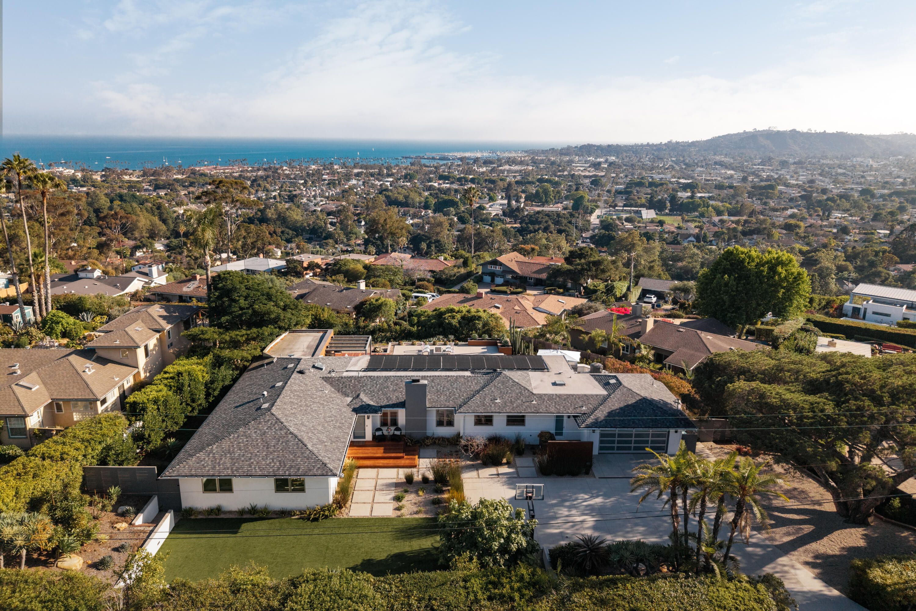 Santa Barbara, California 93103, United States, 3 Bedrooms Bedrooms, ,6 BathroomsBathrooms,Residential,Active,165894