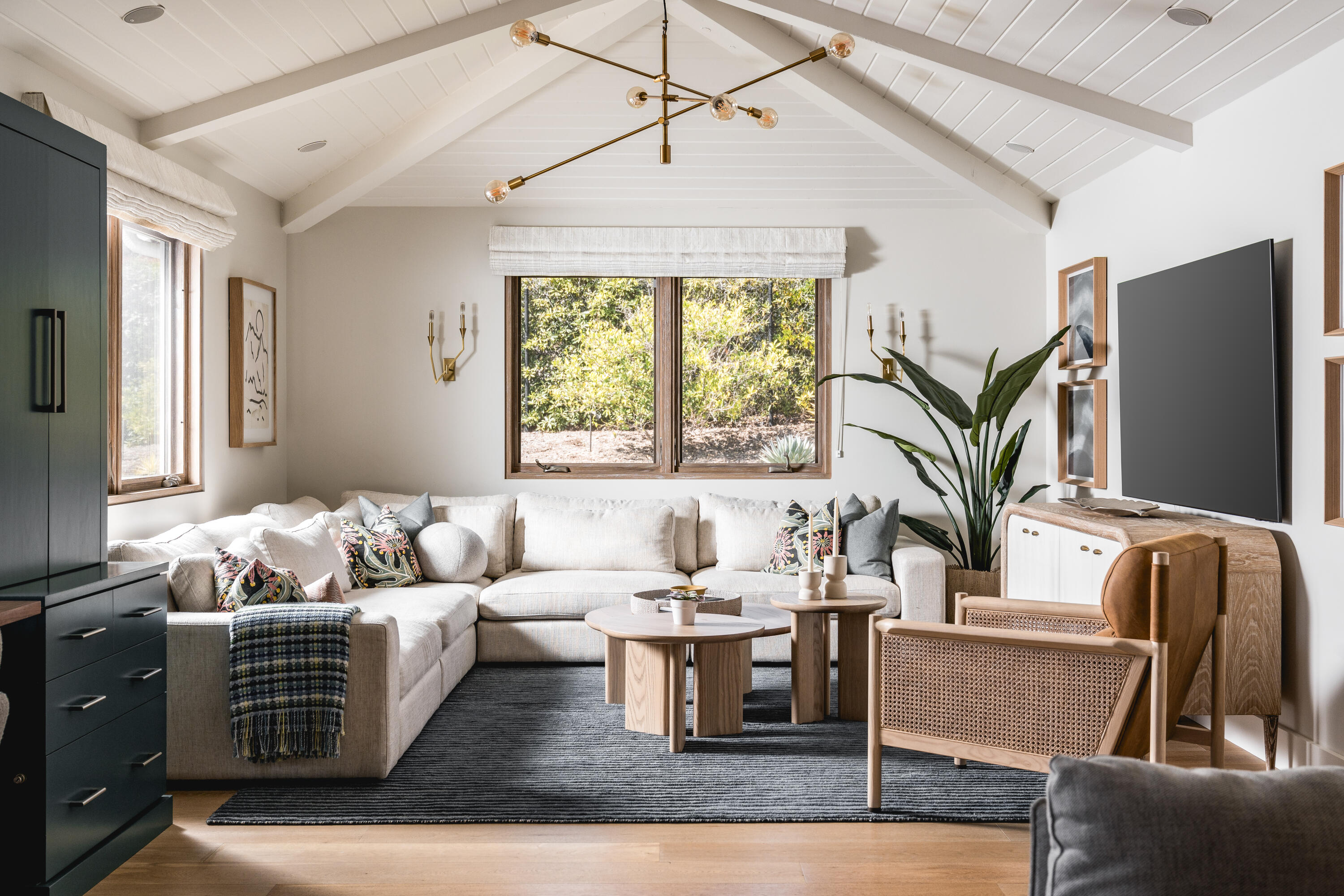 Santa Barbara, California 93103, United States, 3 Bedrooms Bedrooms, ,6 BathroomsBathrooms,Residential,Active,165894