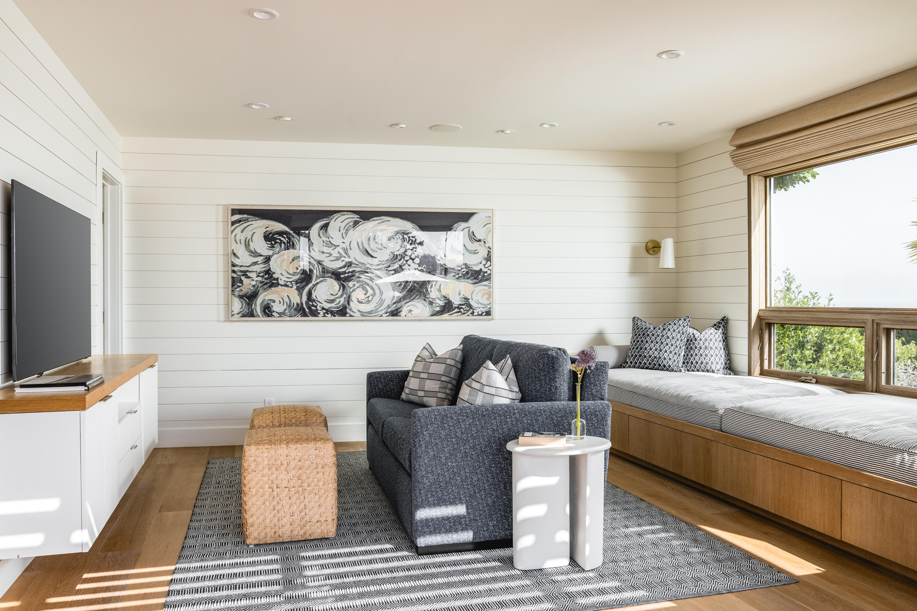 Santa Barbara, California 93103, United States, 3 Bedrooms Bedrooms, ,6 BathroomsBathrooms,Residential,Active,165894