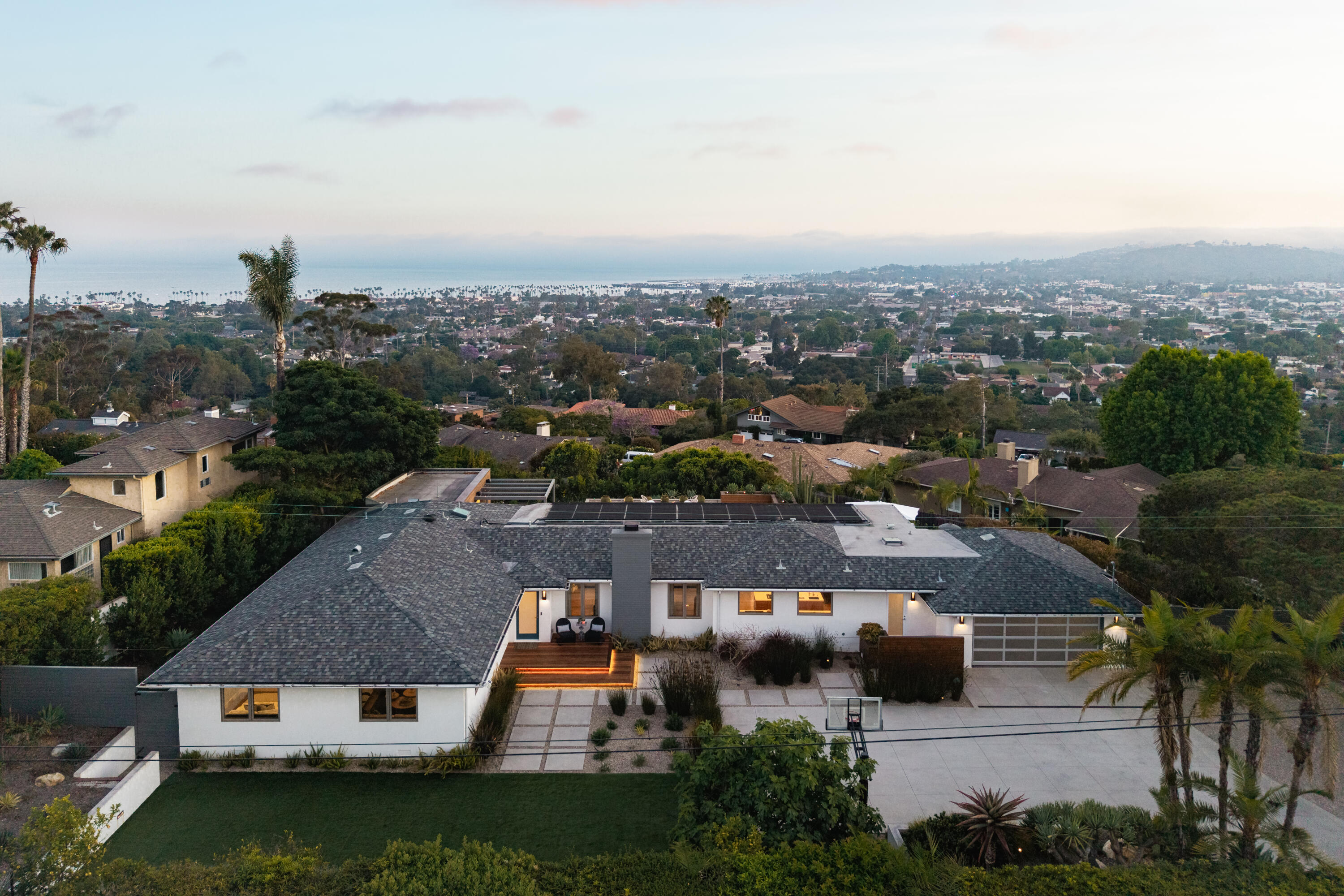 Santa Barbara, California 93103, United States, 3 Bedrooms Bedrooms, ,6 BathroomsBathrooms,Residential,Active,165894