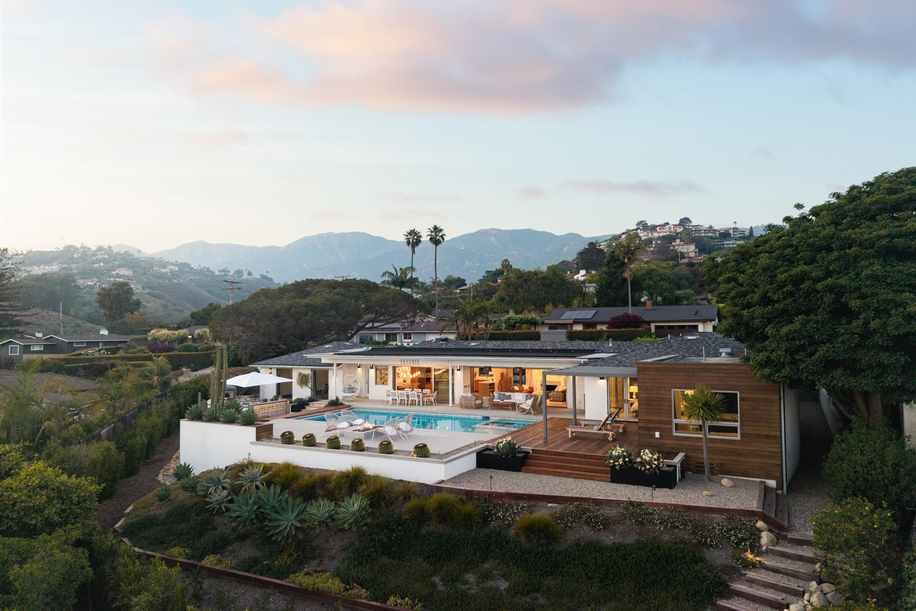 Santa Barbara, California 93103, United States, 3 Bedrooms Bedrooms, ,6 BathroomsBathrooms,Residential,Active,165894