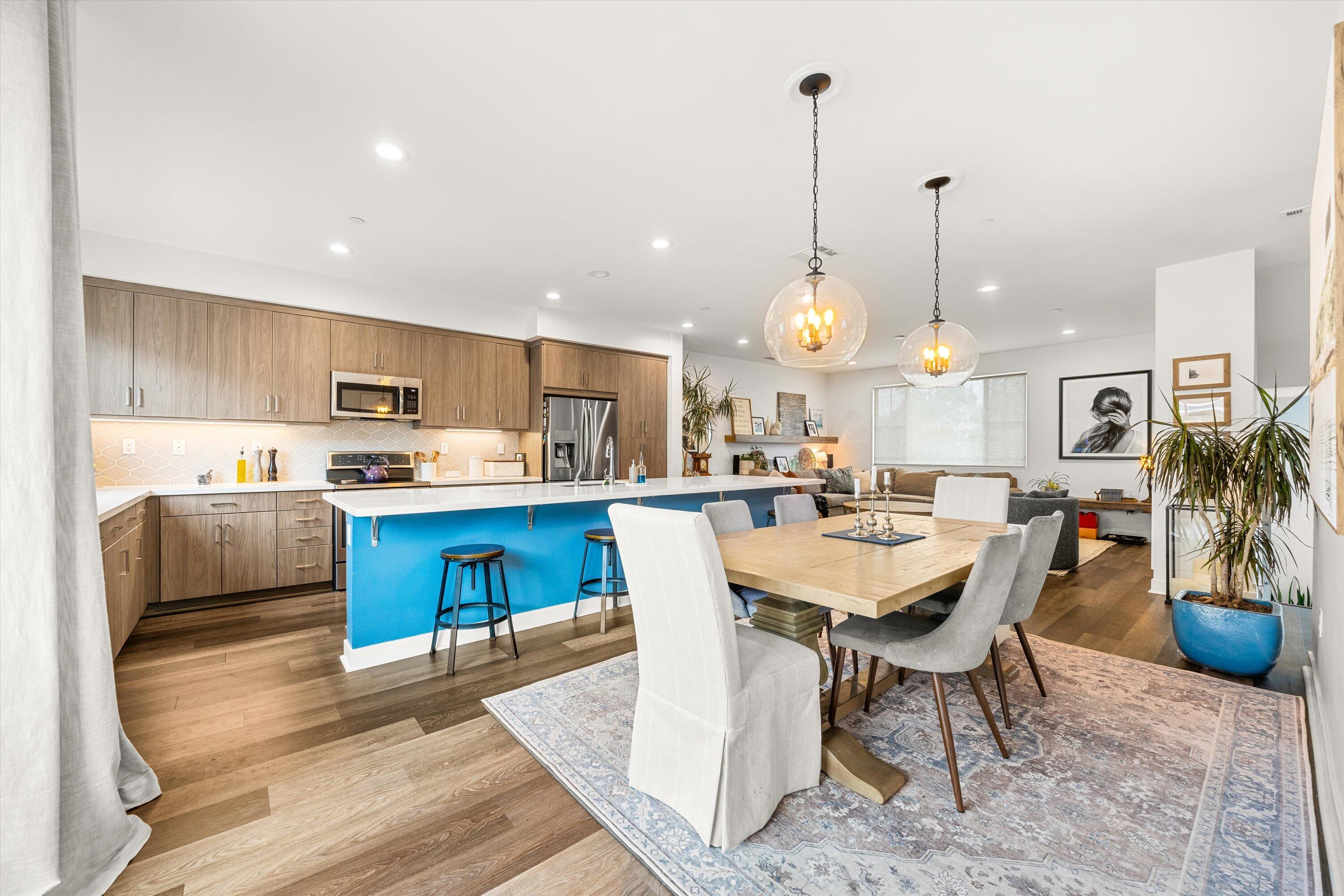 Goleta, California 93117, United States, 4 Bedrooms Bedrooms, ,4 BathroomsBathrooms,Residential,Pending,113556