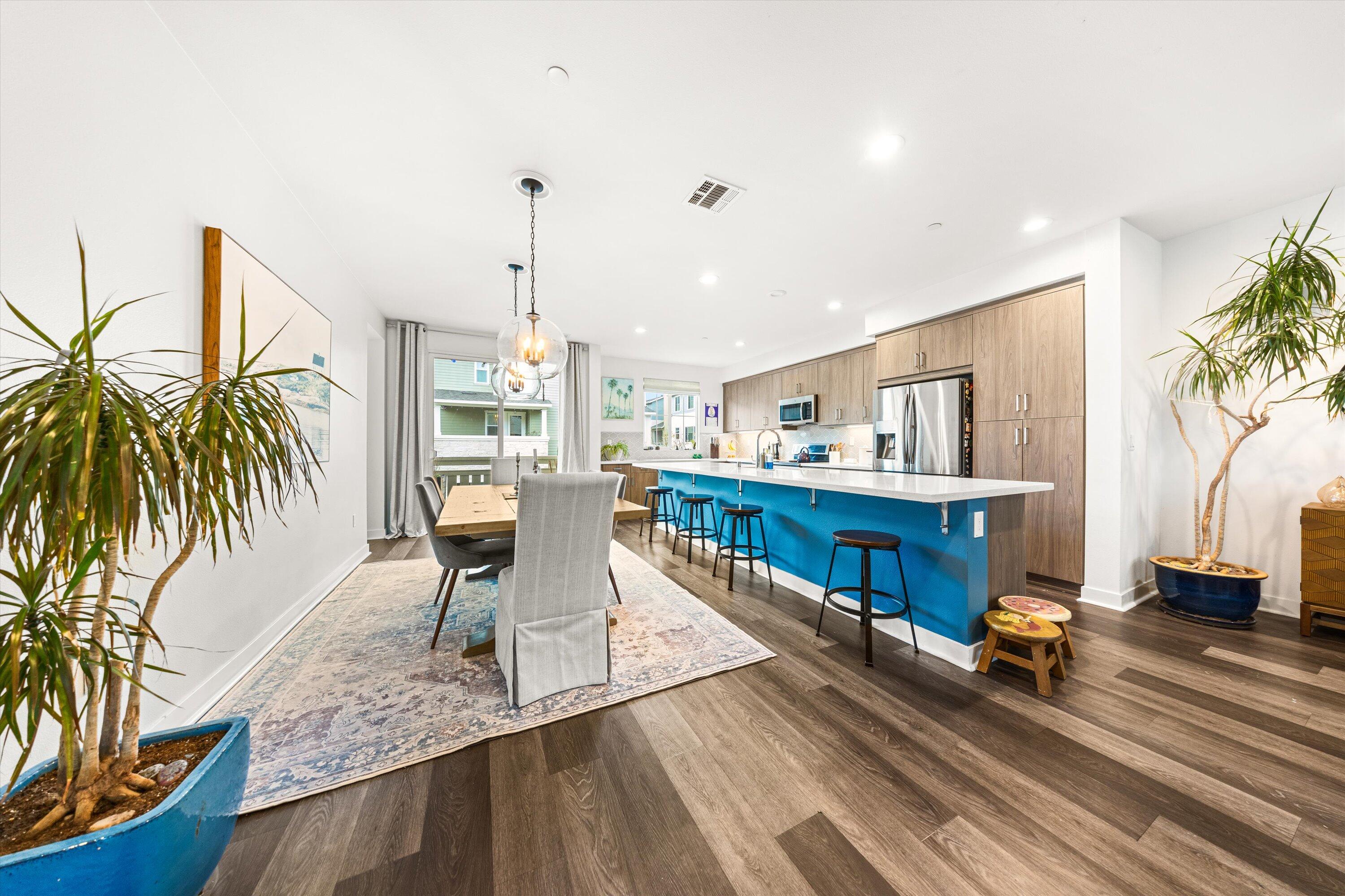 Goleta, California 93117, United States, 4 Bedrooms Bedrooms, ,4 BathroomsBathrooms,Residential,Pending,113556